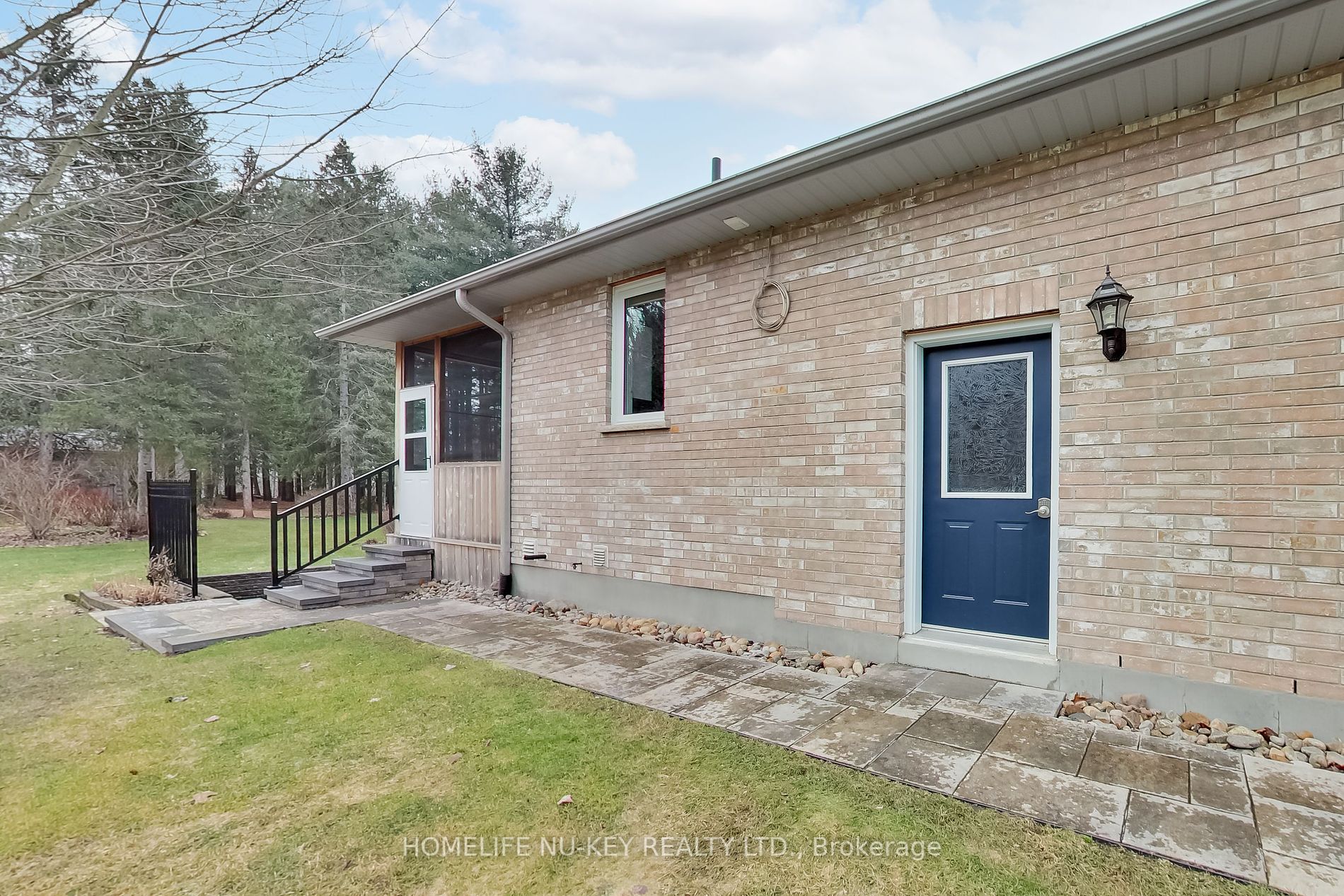 31 Pinery Drive