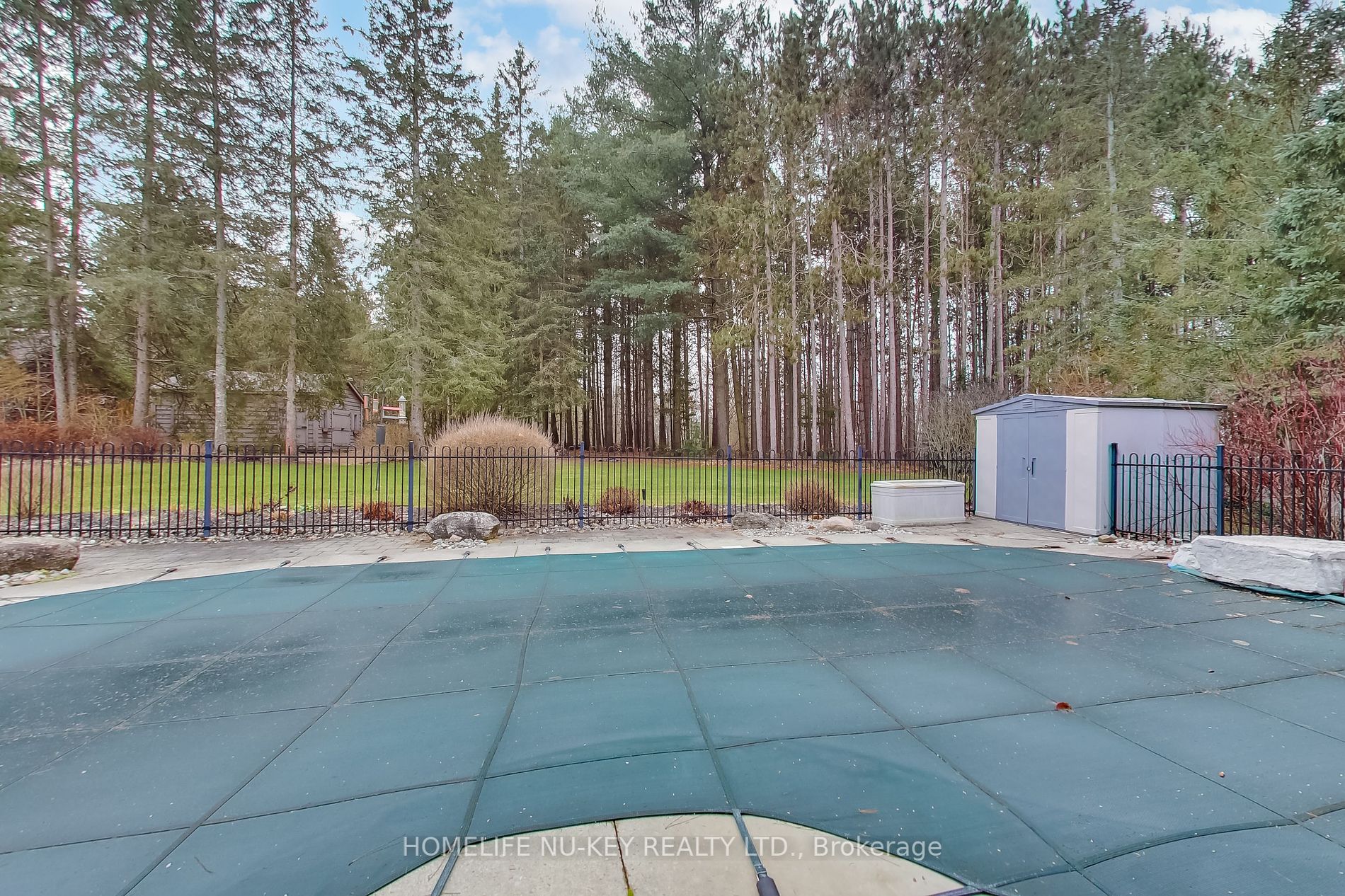 31 Pinery Drive