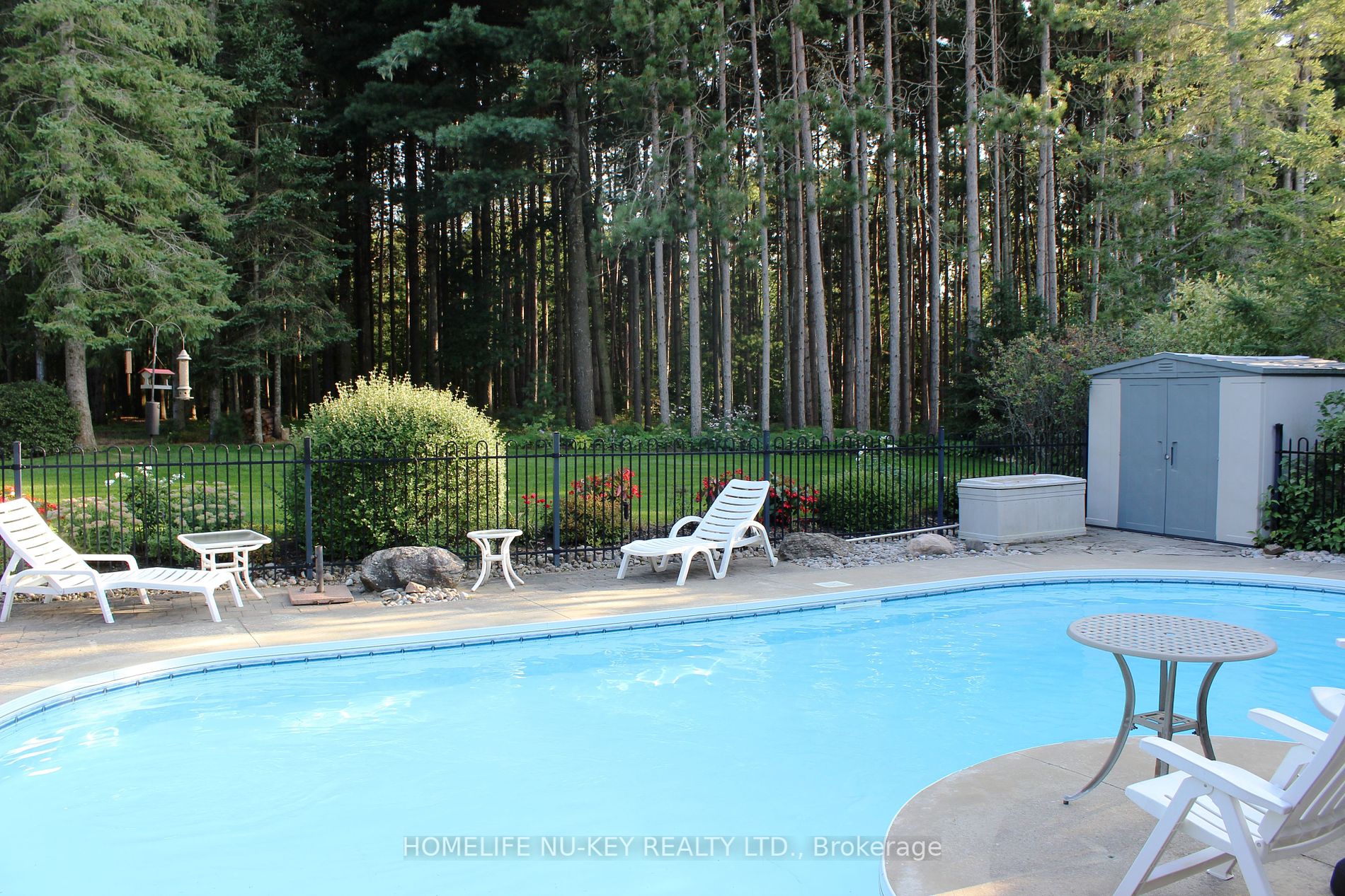 31 Pinery Drive