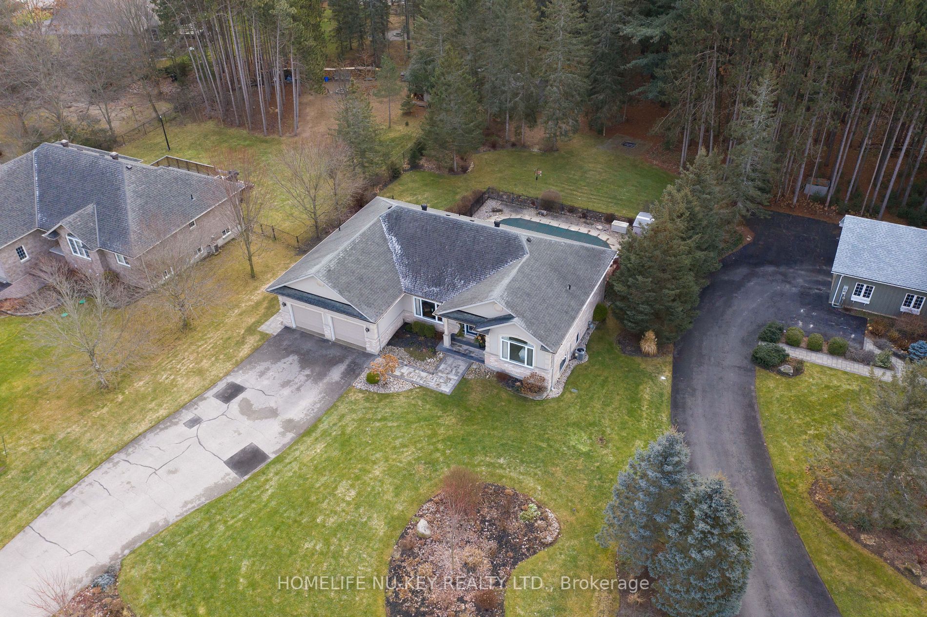 31 Pinery Drive