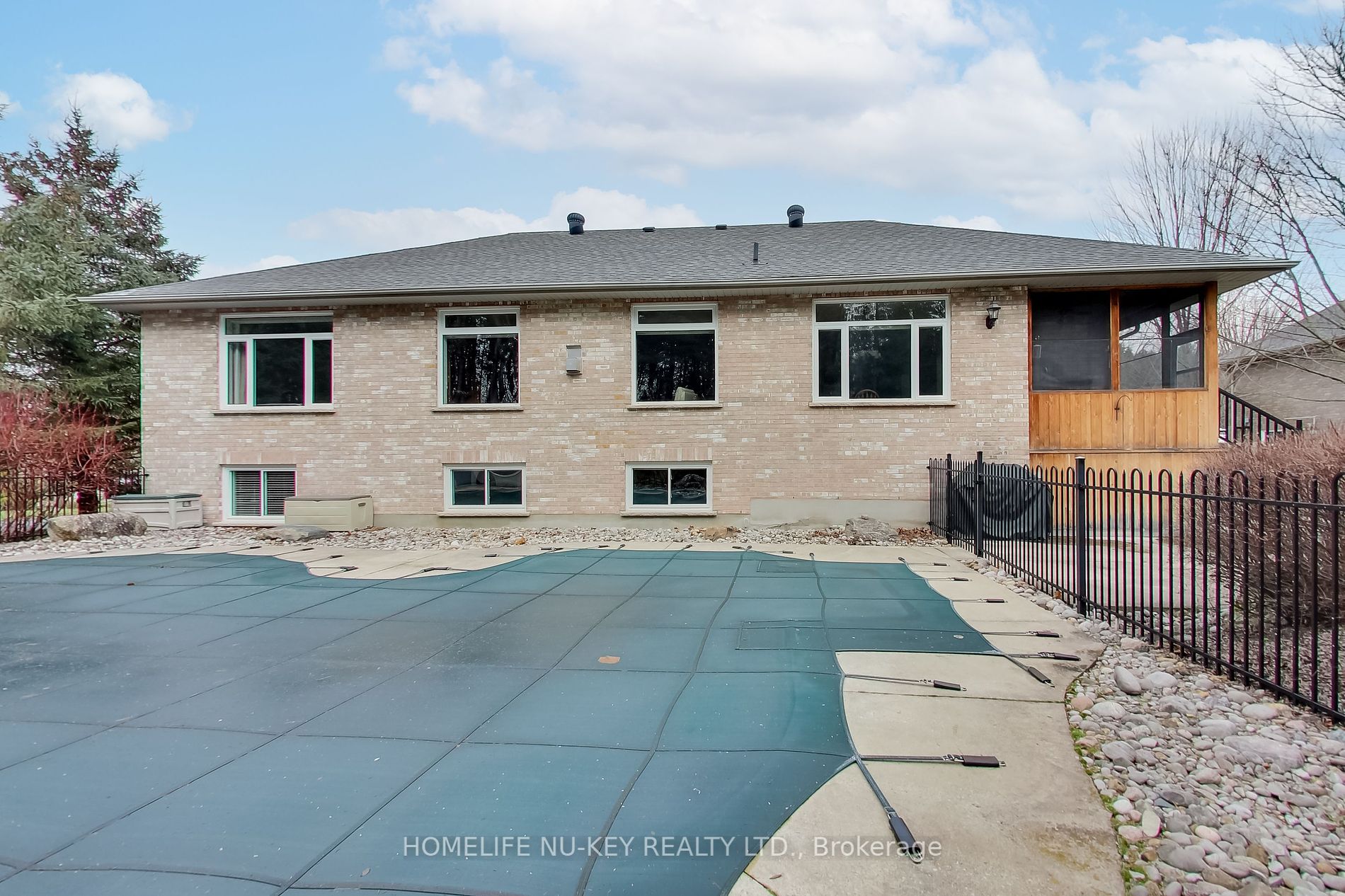 31 Pinery Drive