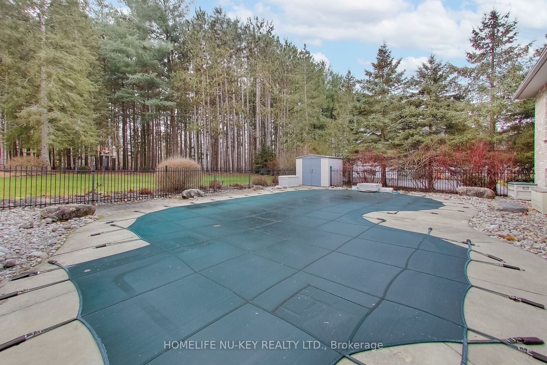 31 Pinery Drive