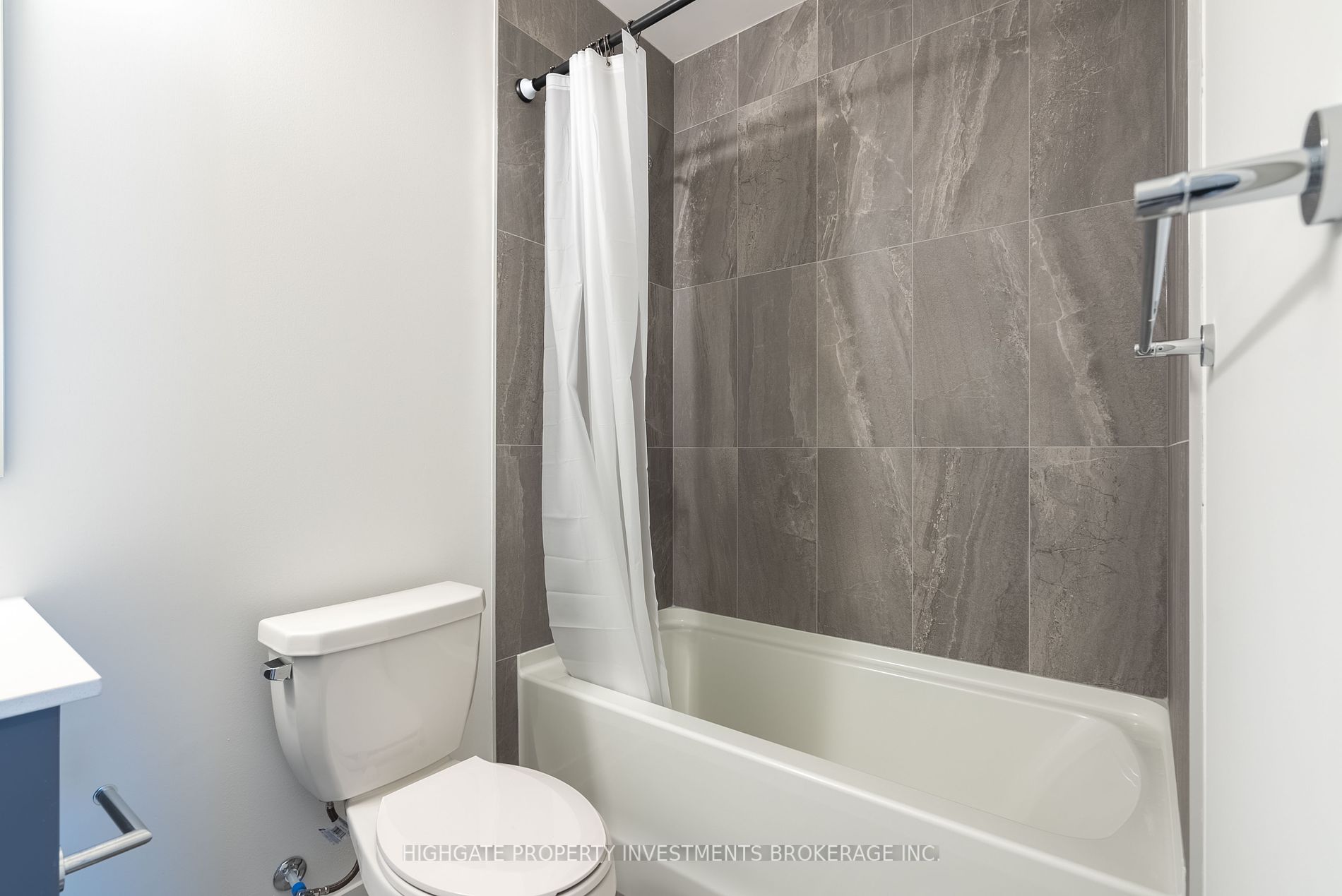 56 Lakeside Terrace, #1109