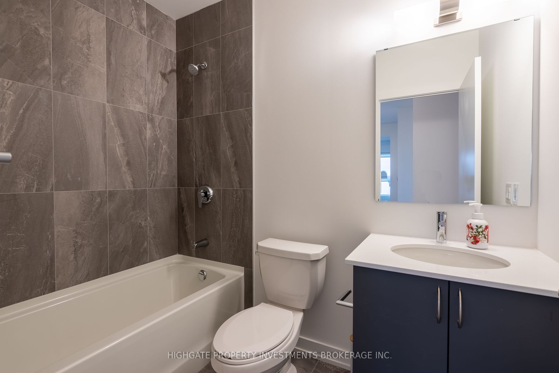 56 Lakeside Terrace, #1109