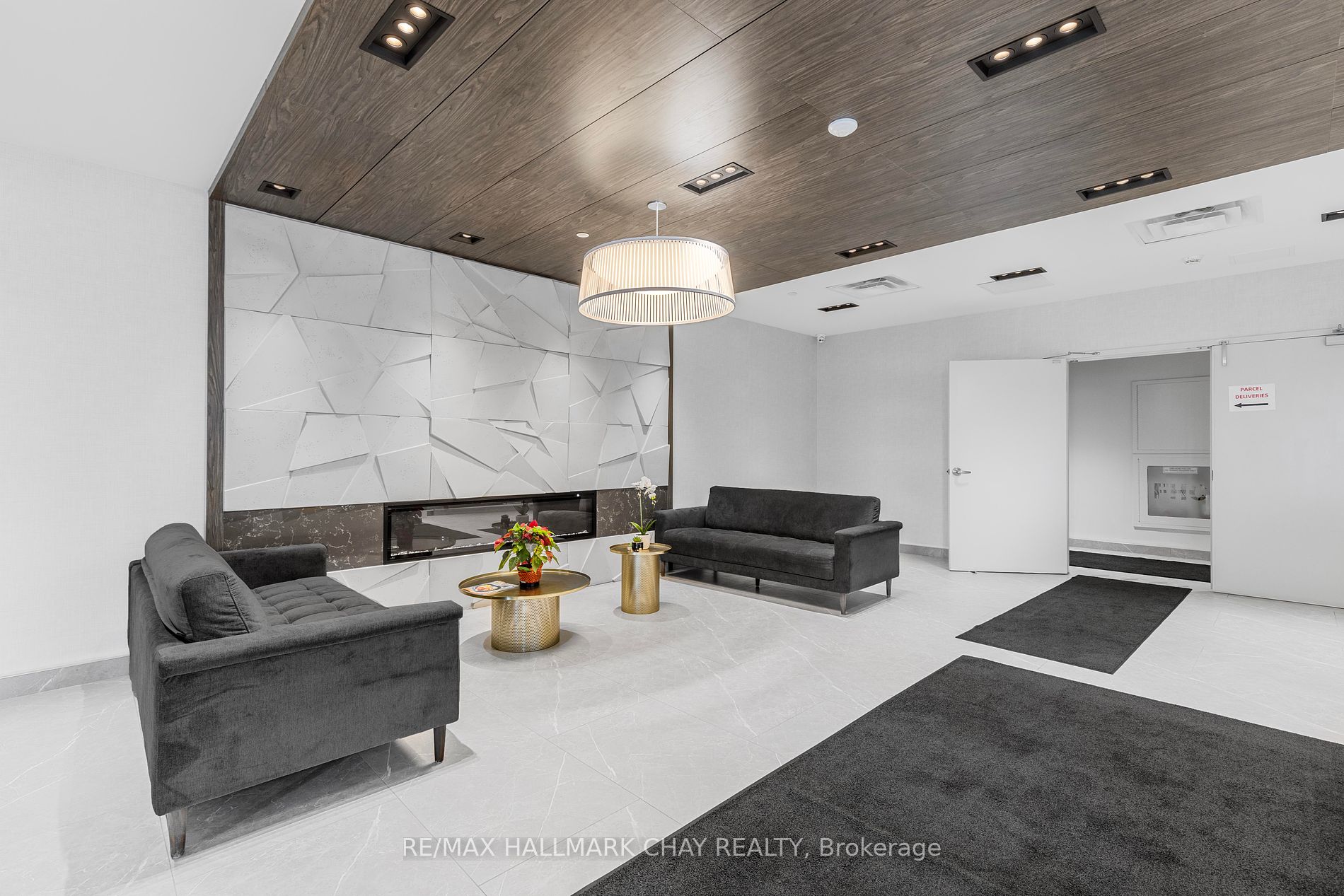 58 Lakeside Terrace, #1018