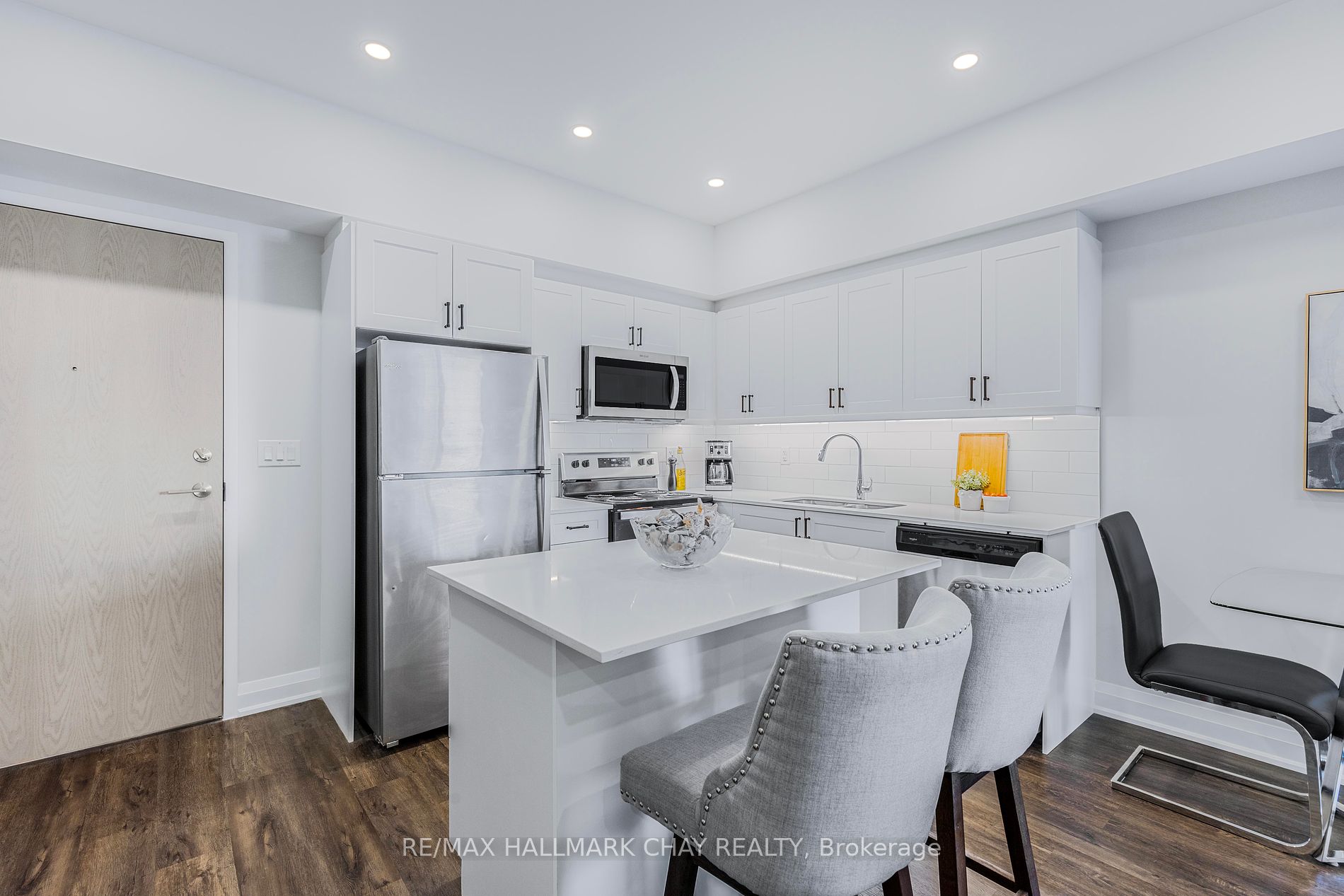58 Lakeside Terrace, #1018