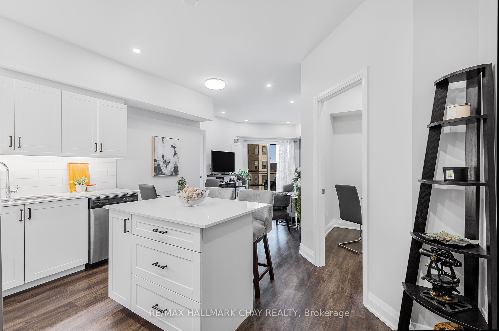 58 Lakeside Terrace, #1018