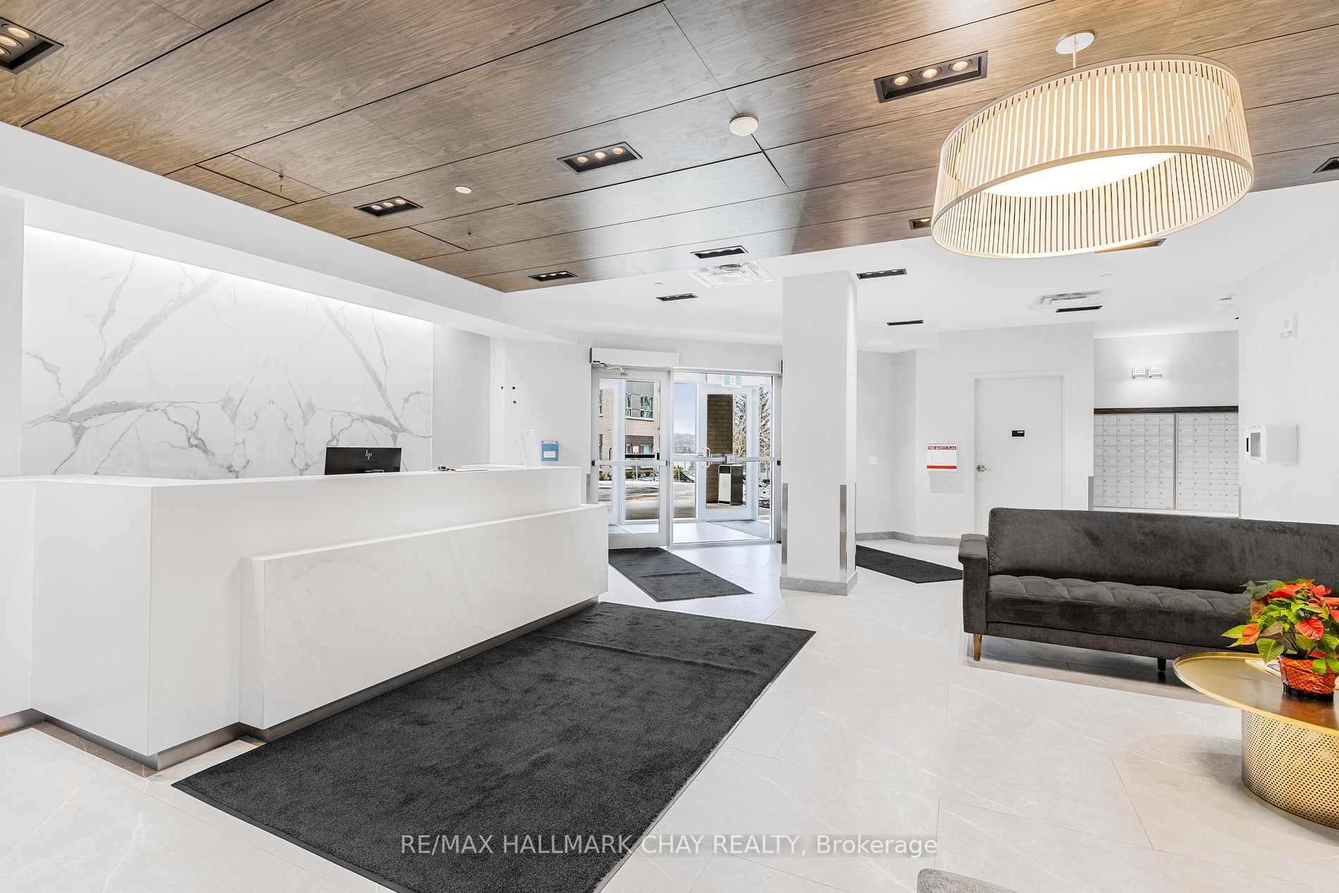 58 Lakeside Terrace, #1018