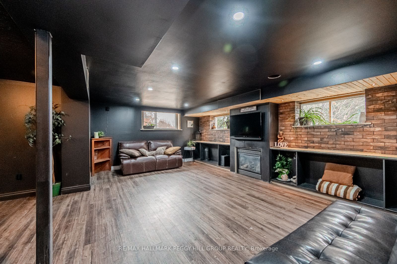44 Tanglewood Crescent
