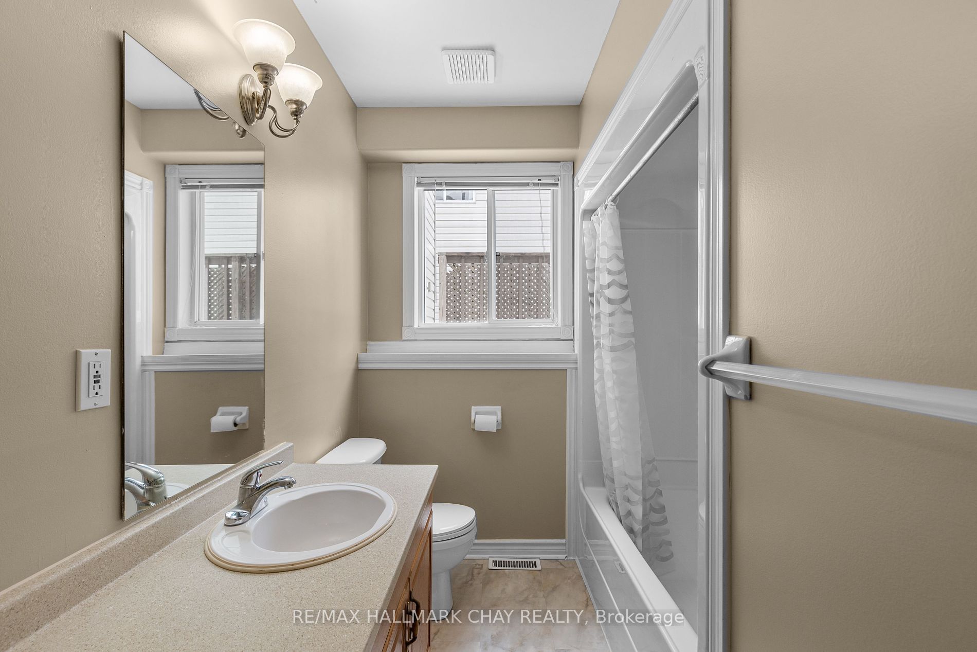 28 Ritchie Cres