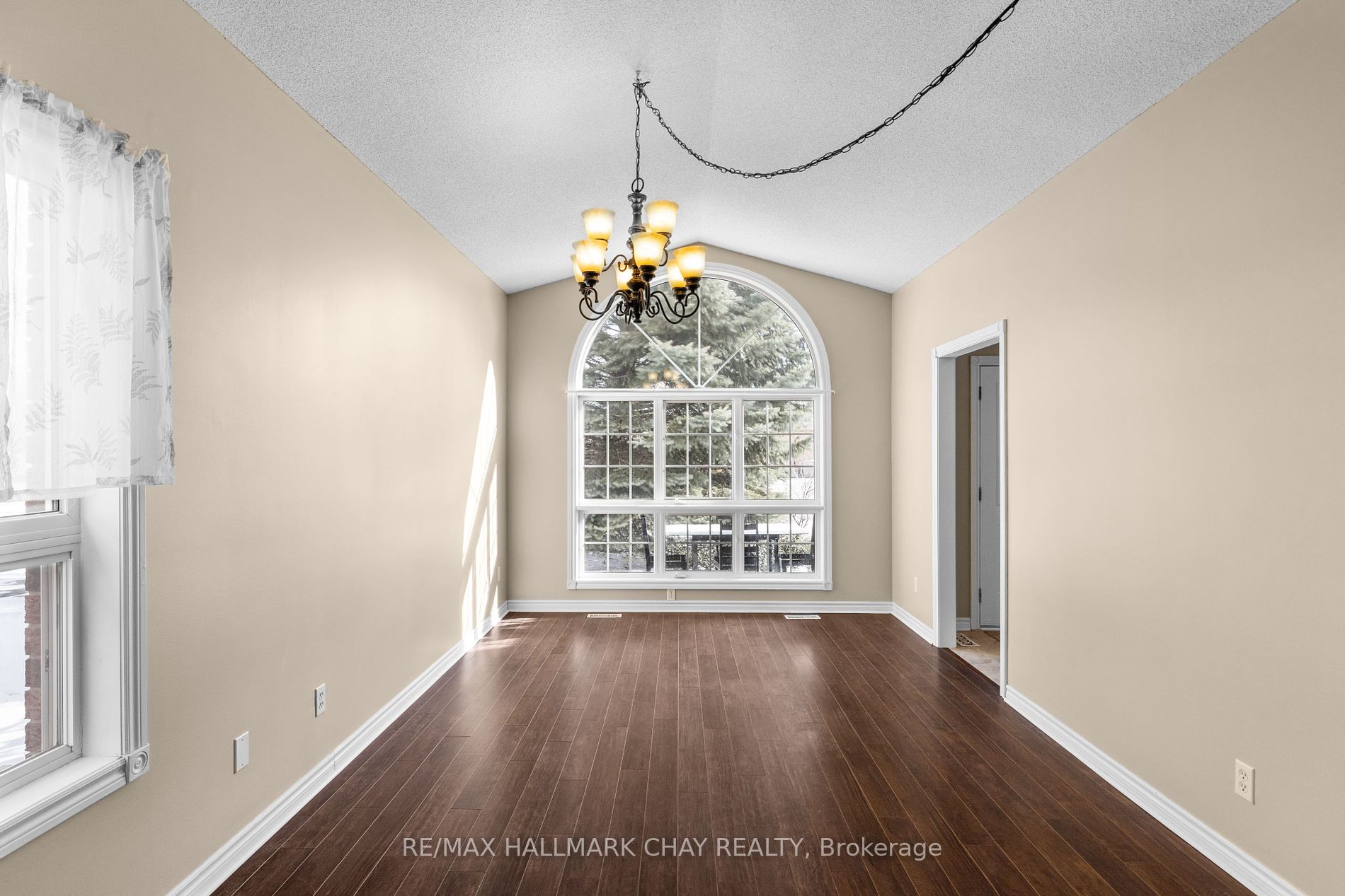 28 Ritchie Cres