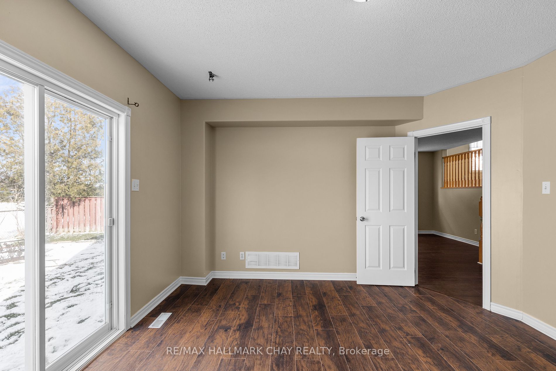 28 Ritchie Cres