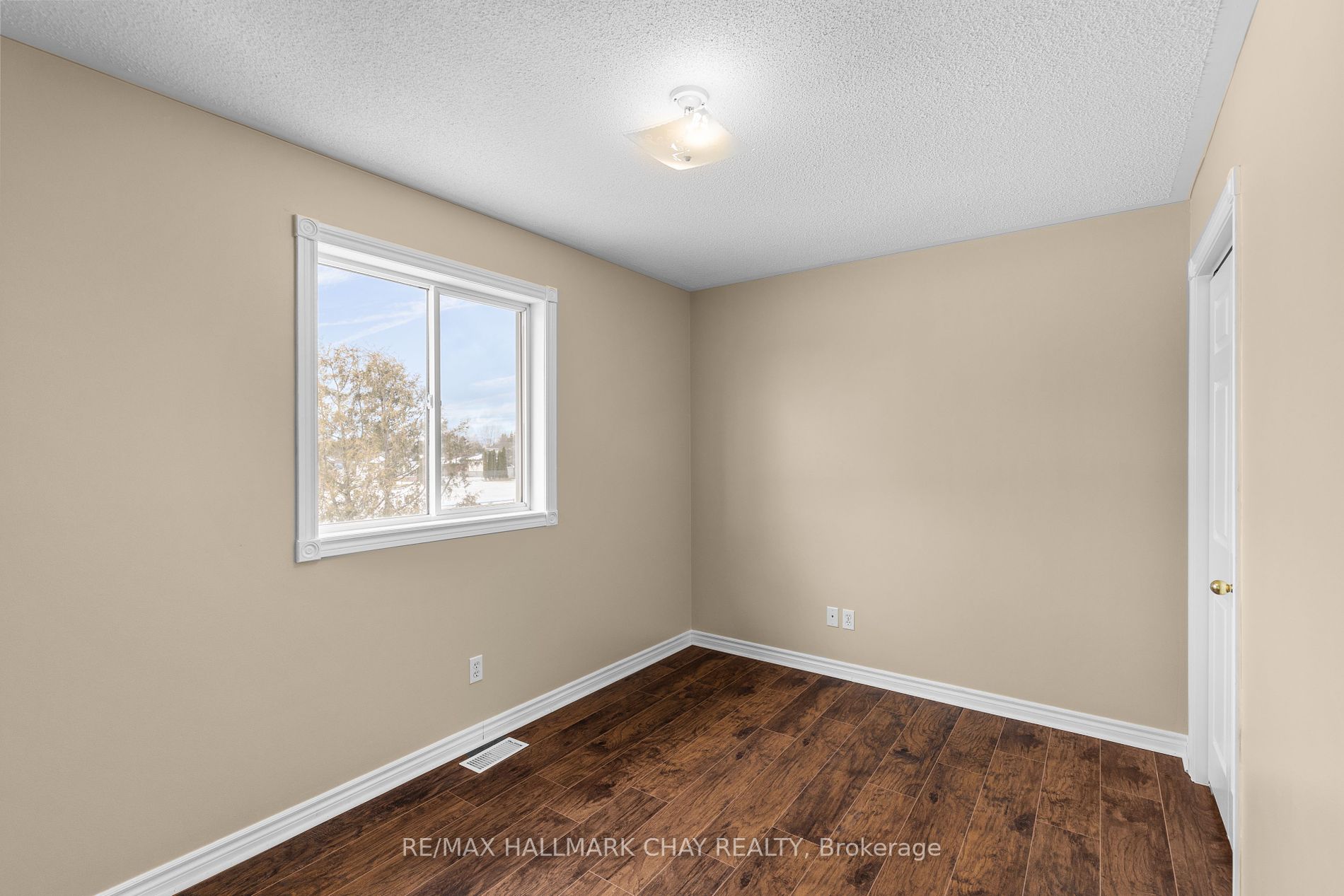 28 Ritchie Cres