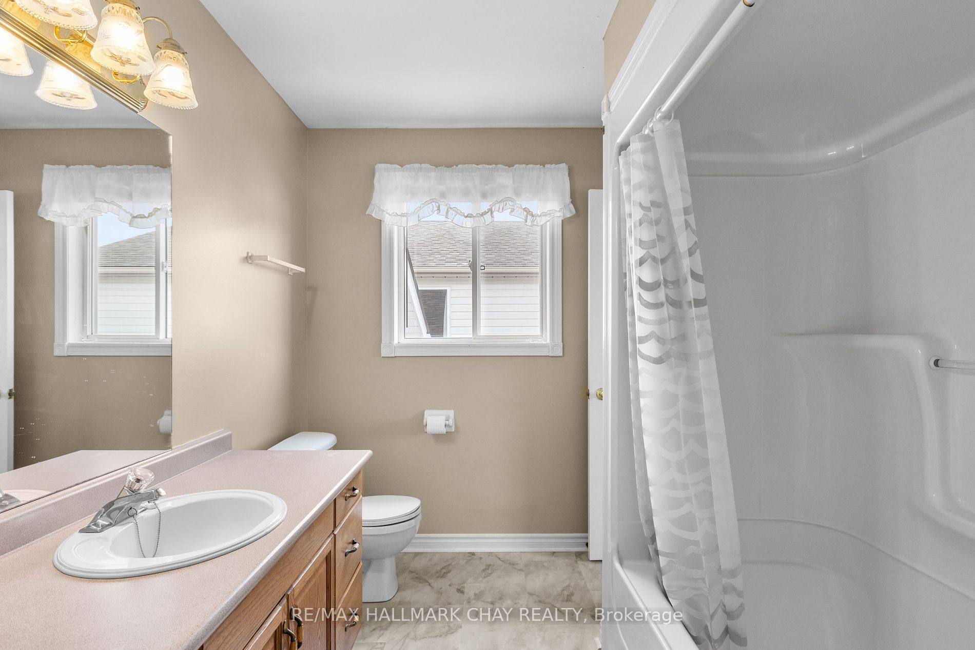 28 Ritchie Cres