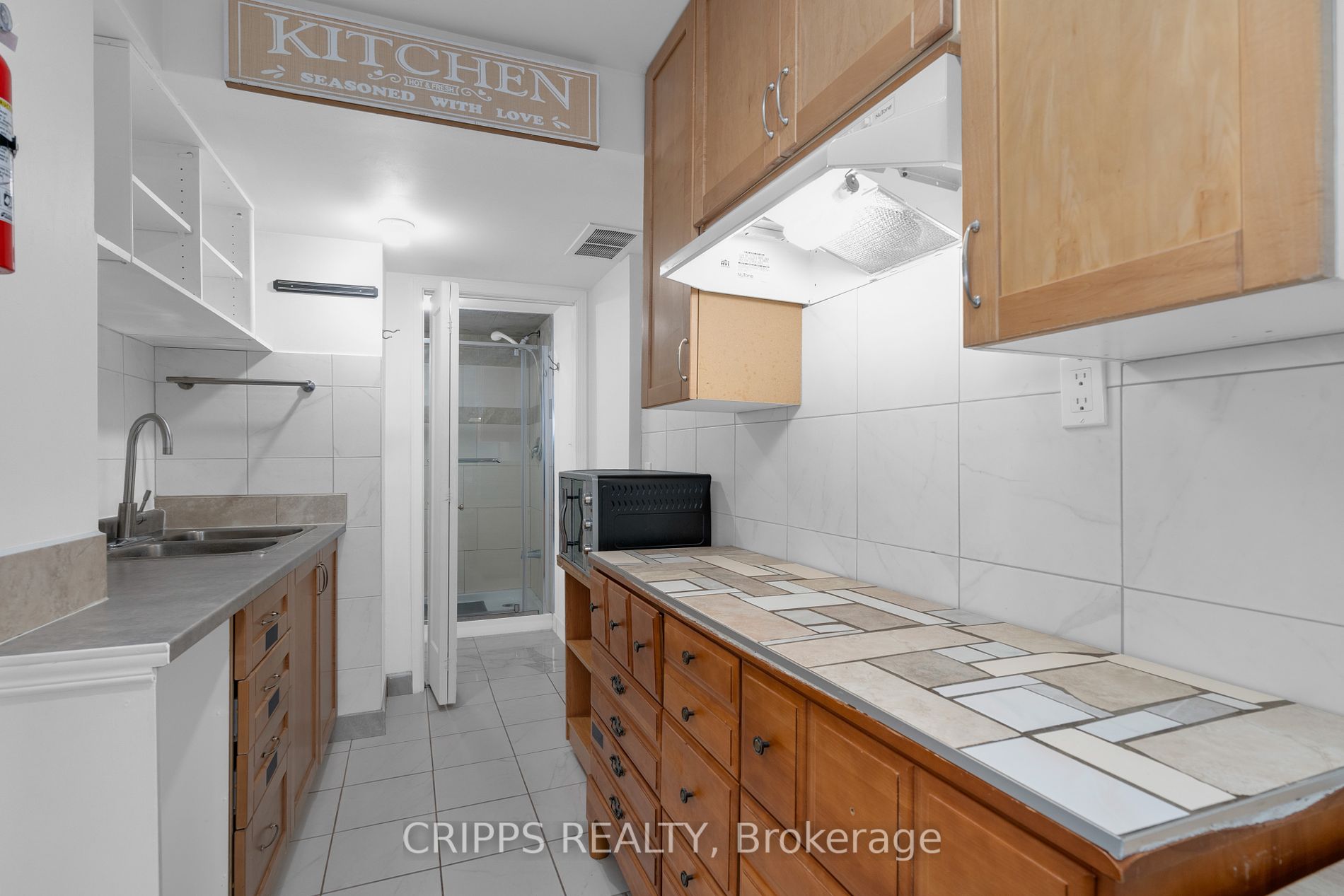 369 Georgian Dr