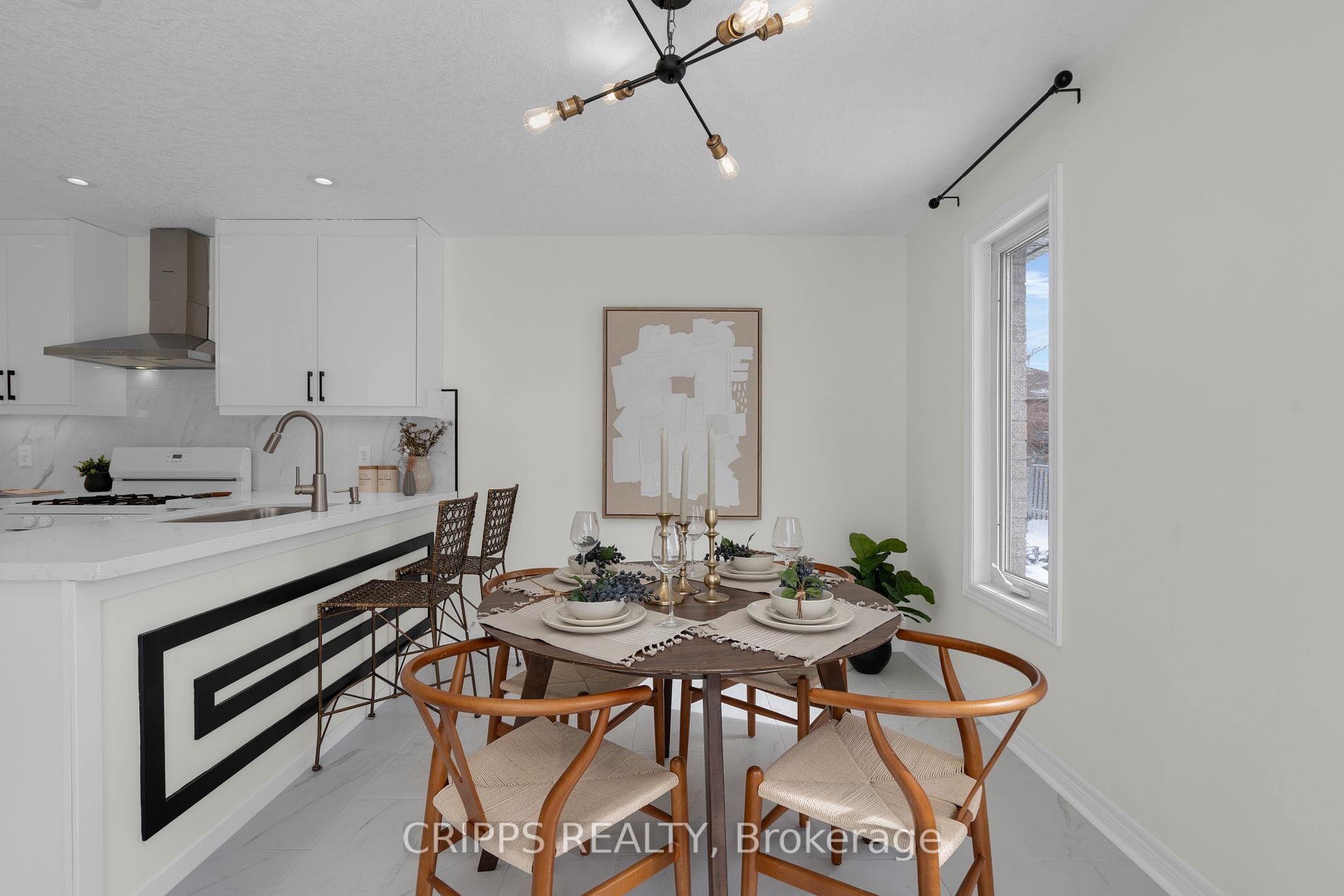369 Georgian Dr