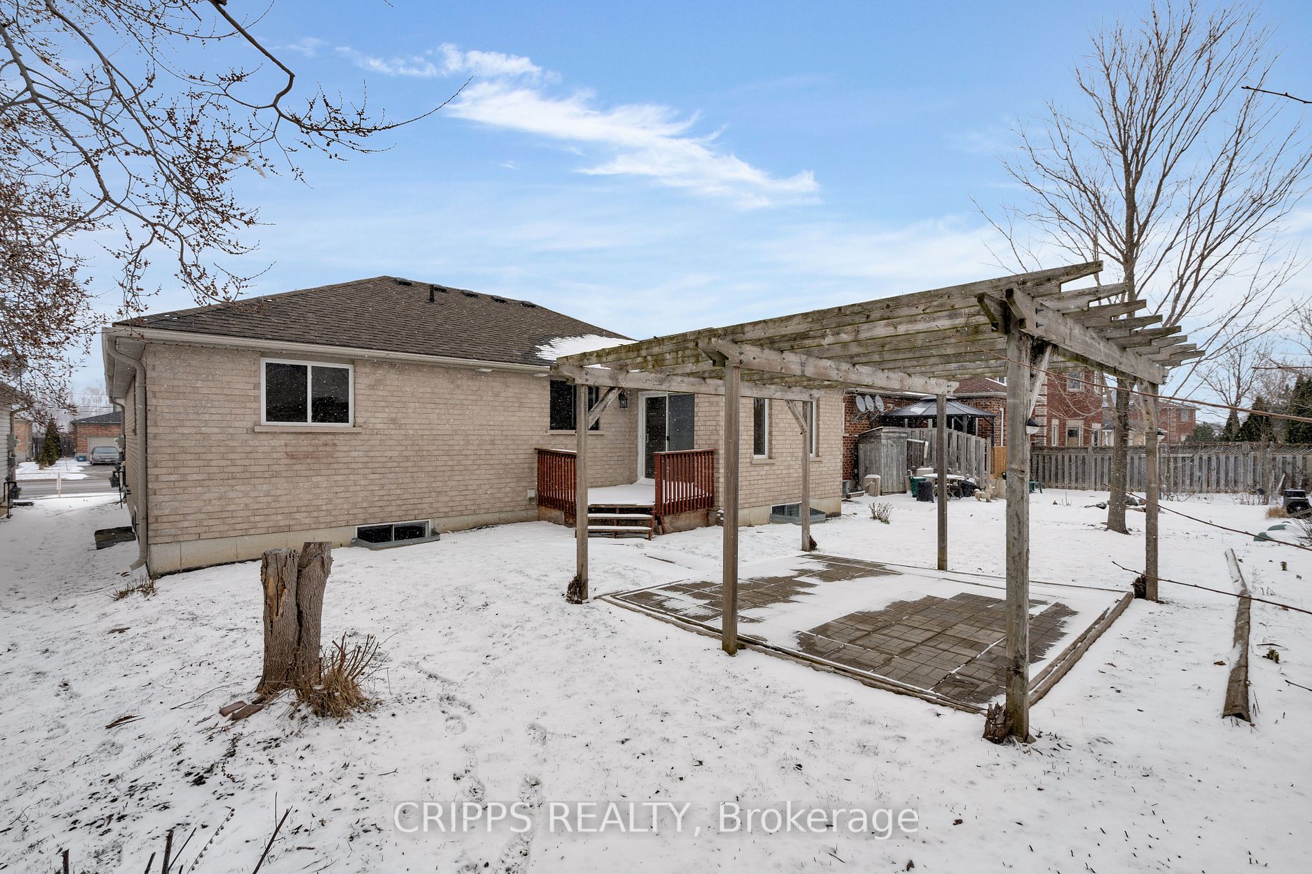 369 Georgian Dr