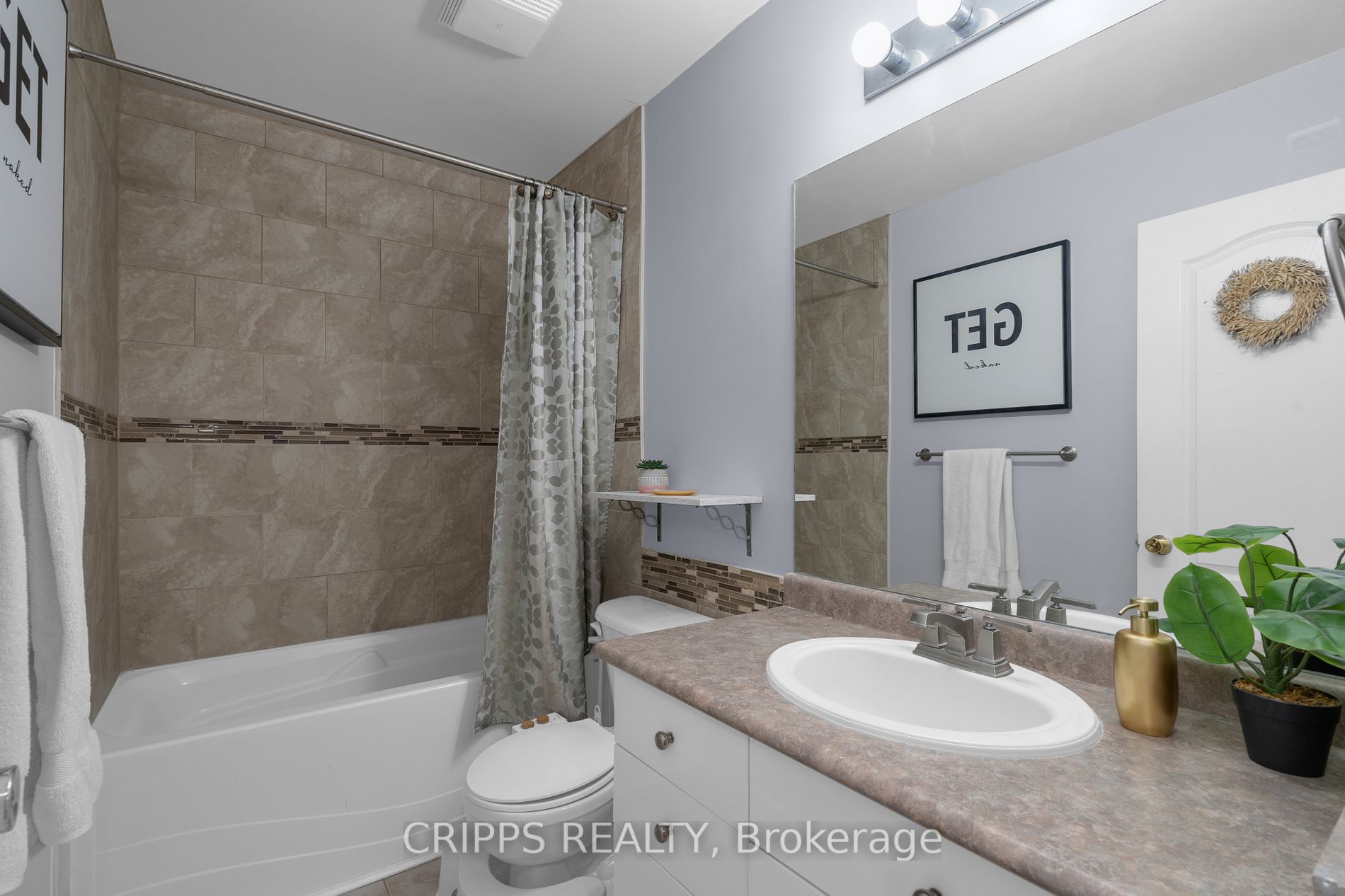 369 Georgian Dr