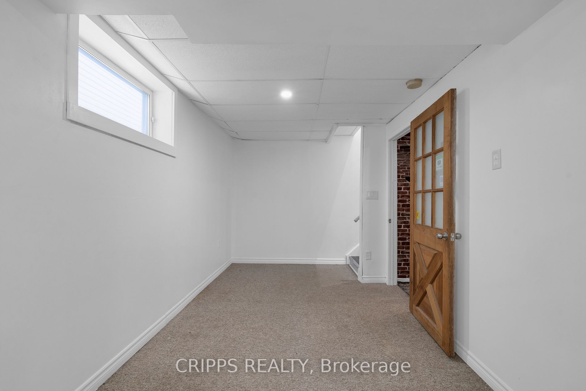 369 Georgian Dr