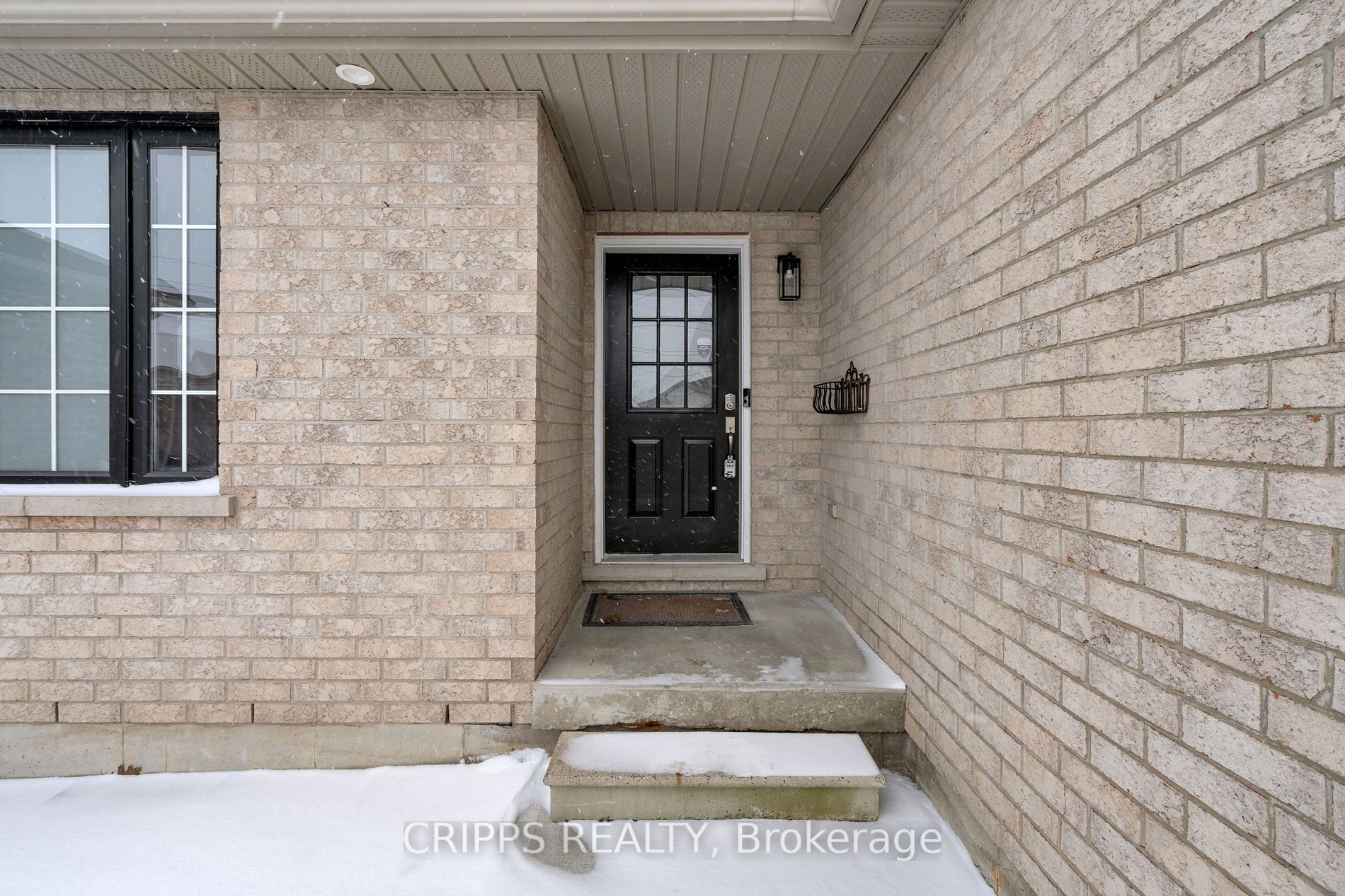 369 Georgian Dr