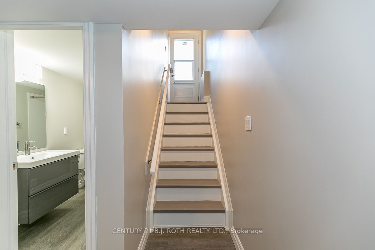 101 Peel St