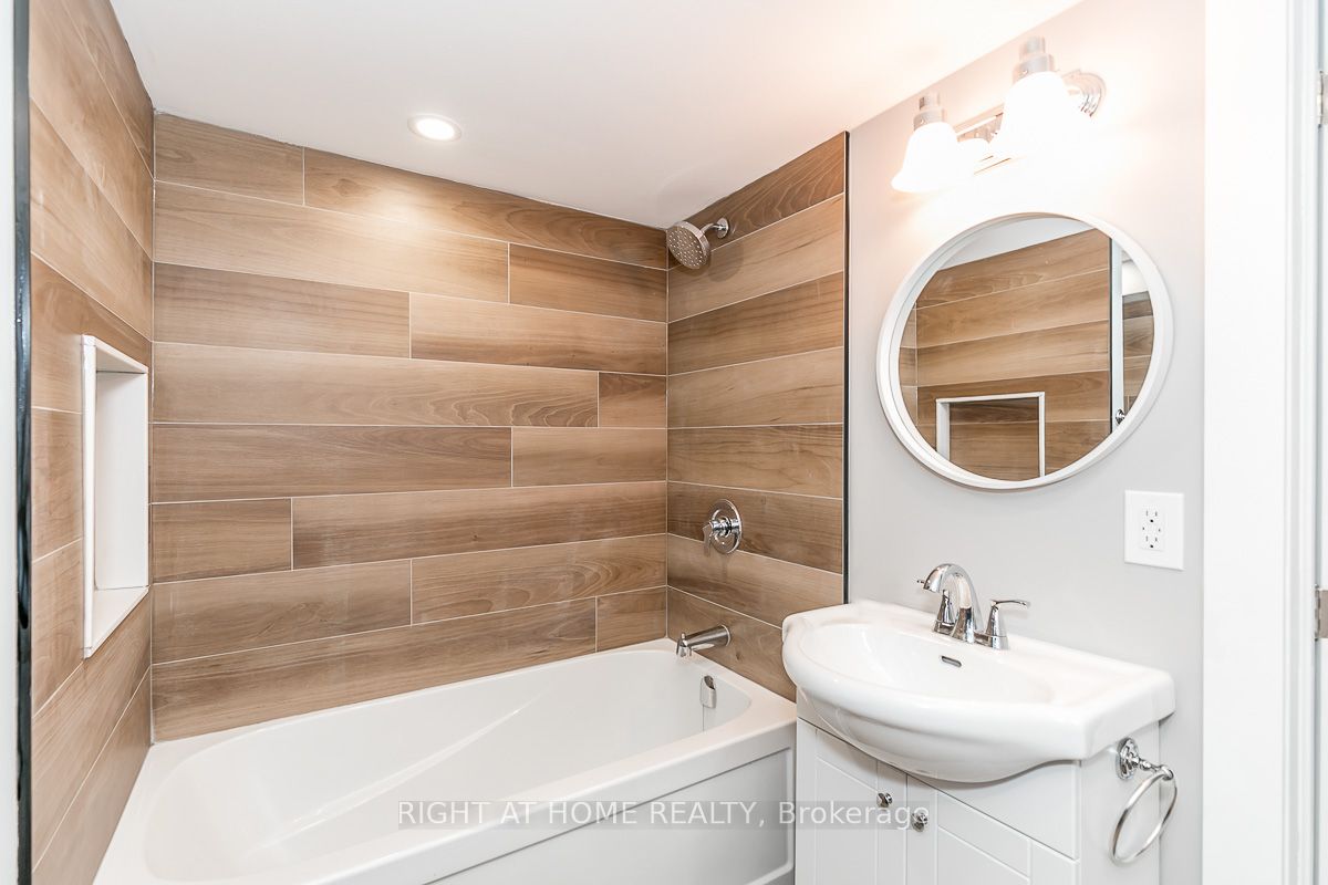 75 Mckenzie St, #Lower