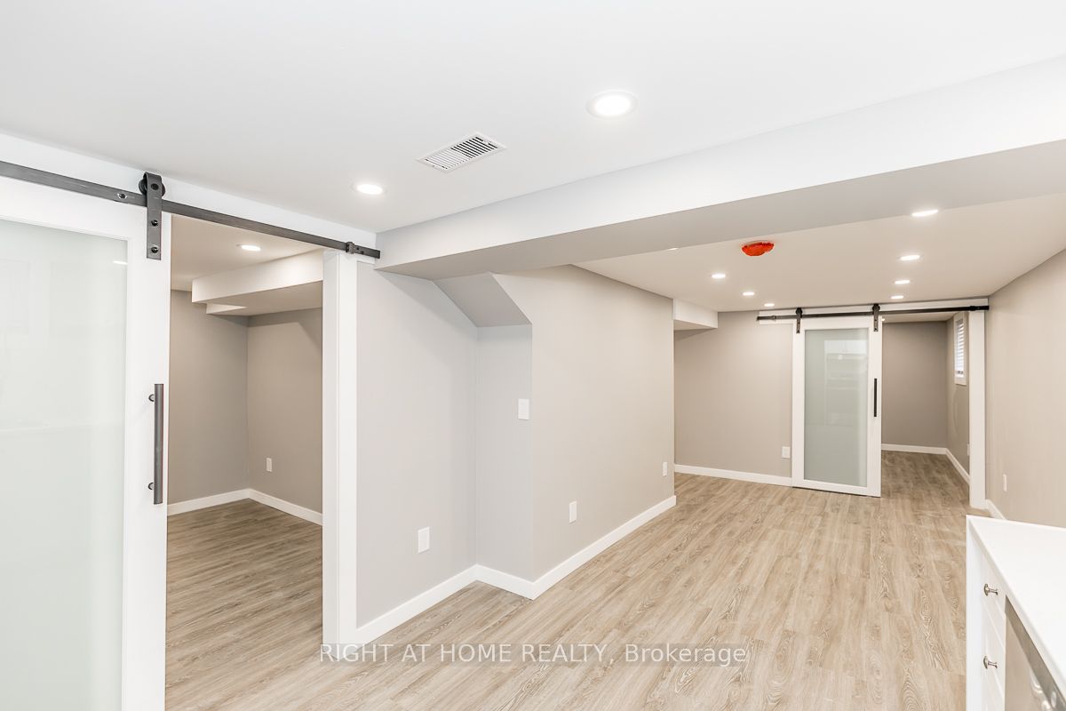 75 Mckenzie St, #Lower