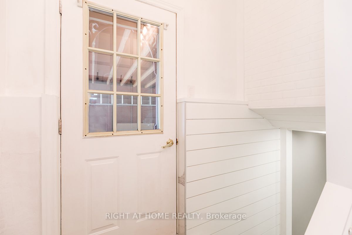 75 Mckenzie St, #Lower