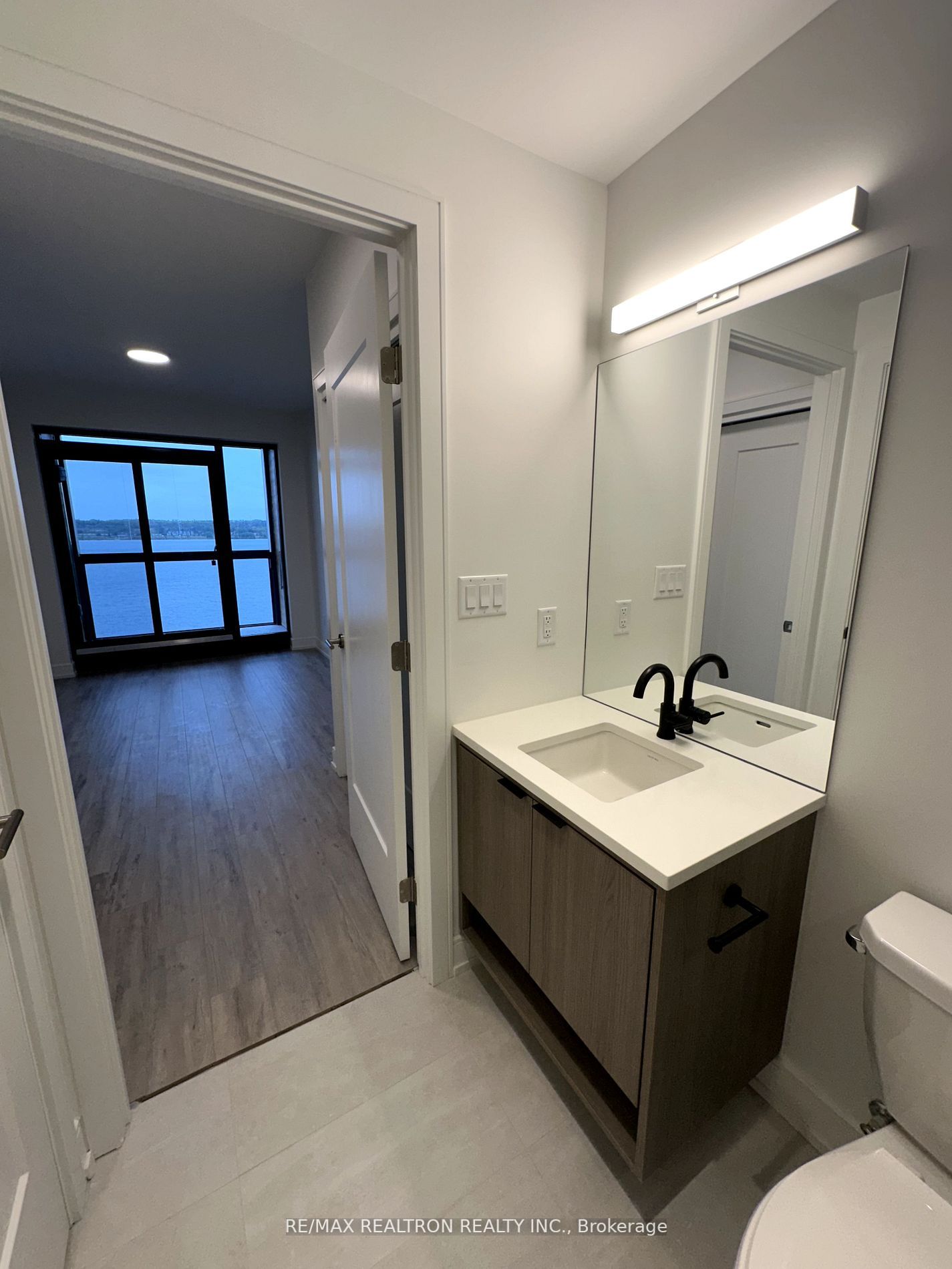 185 Dunlop Street E #708
