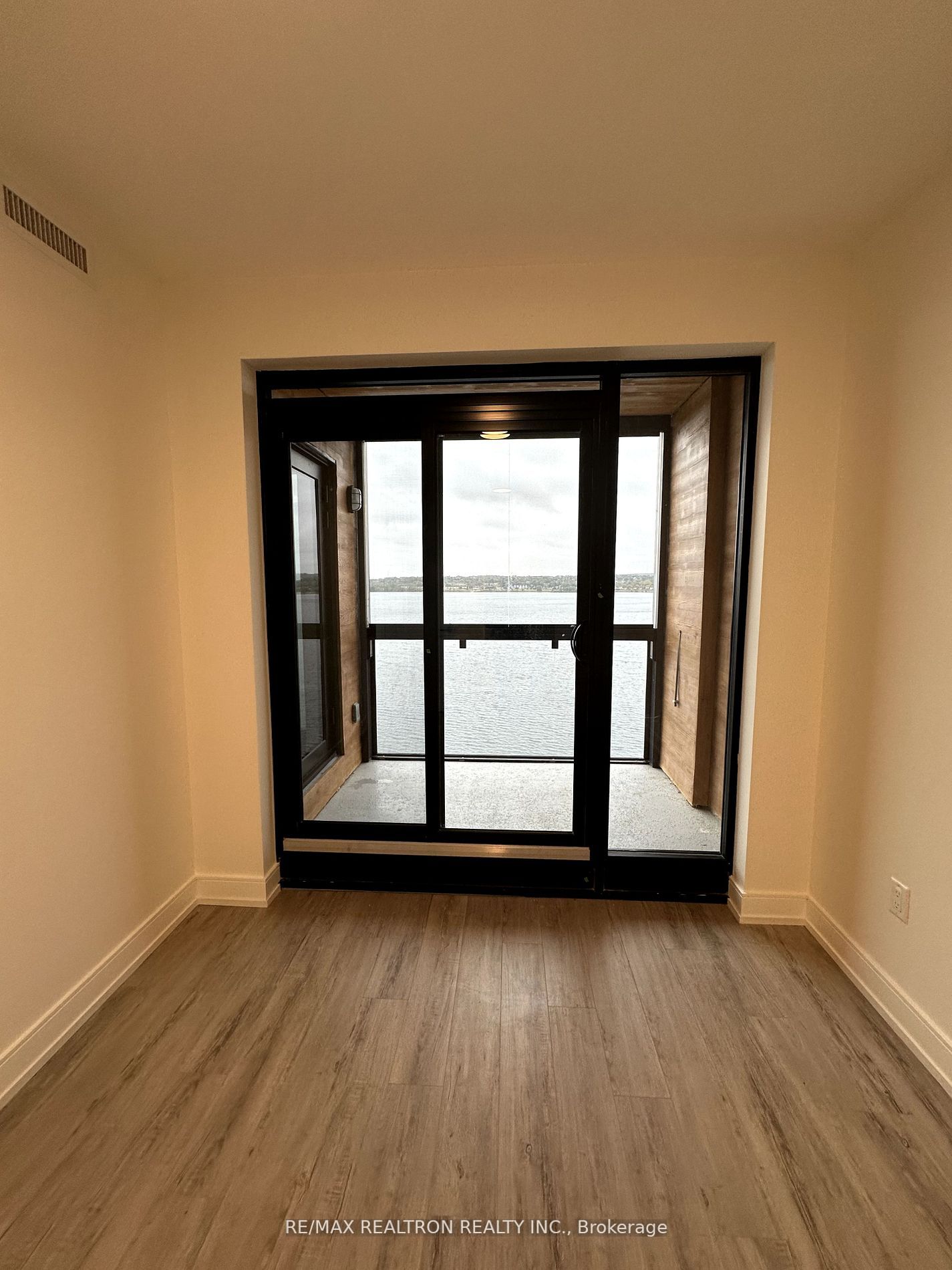 185 Dunlop Street E #708