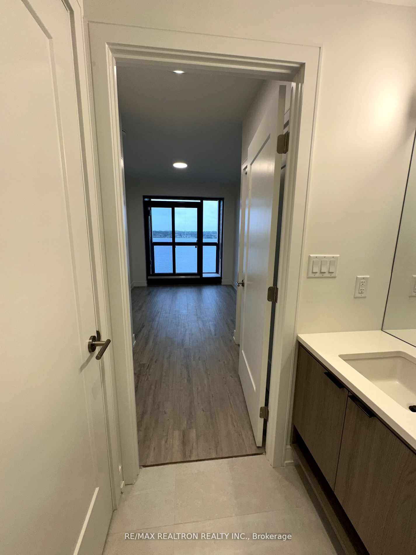 185 Dunlop Street E #708