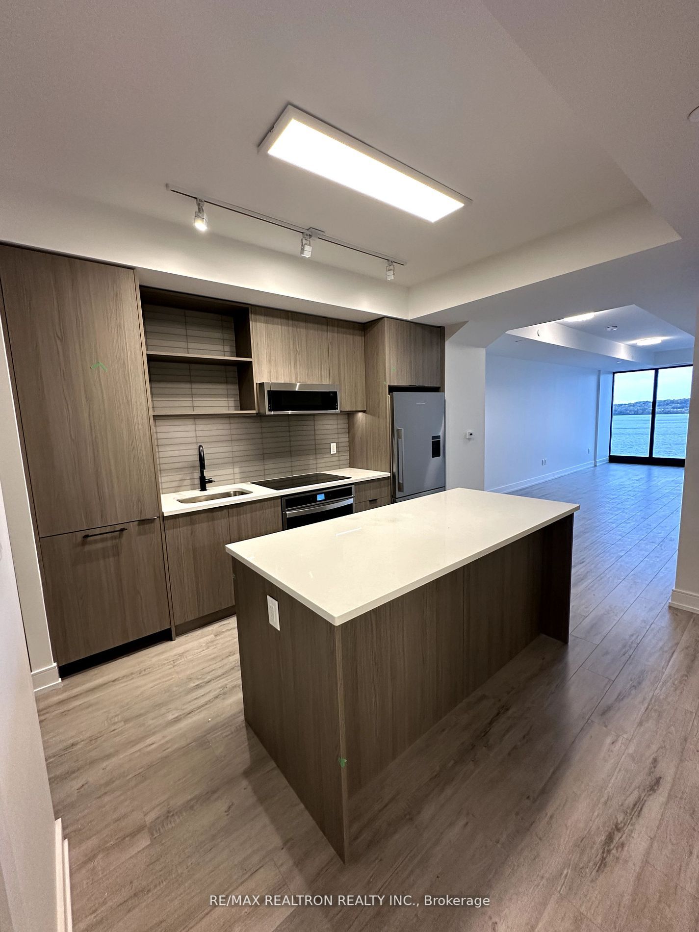 185 Dunlop Street E #708