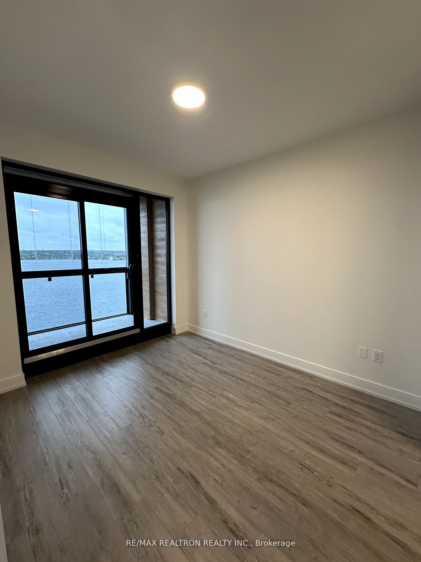 185 Dunlop Street E #708