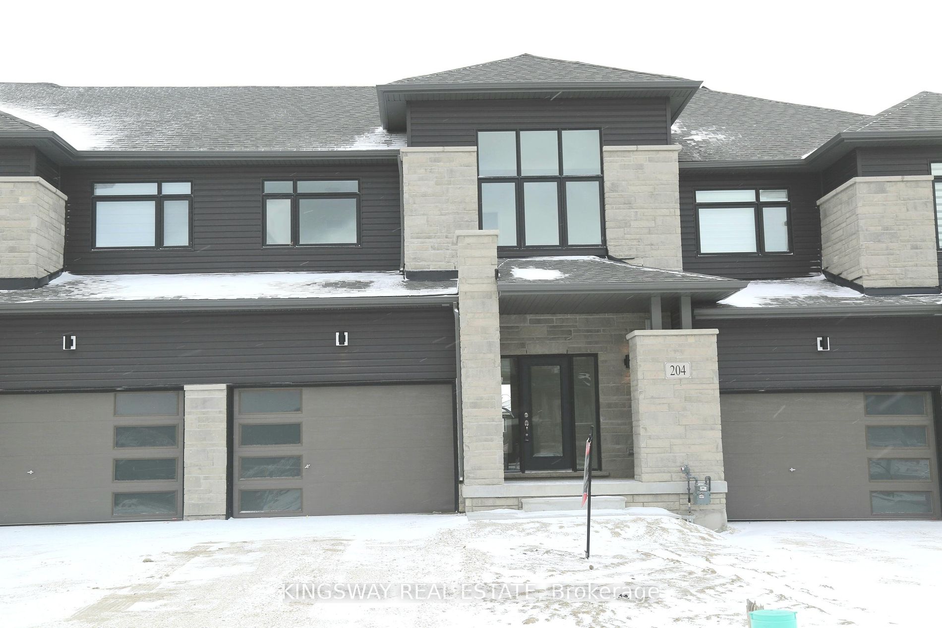 204 Rosanne Circle