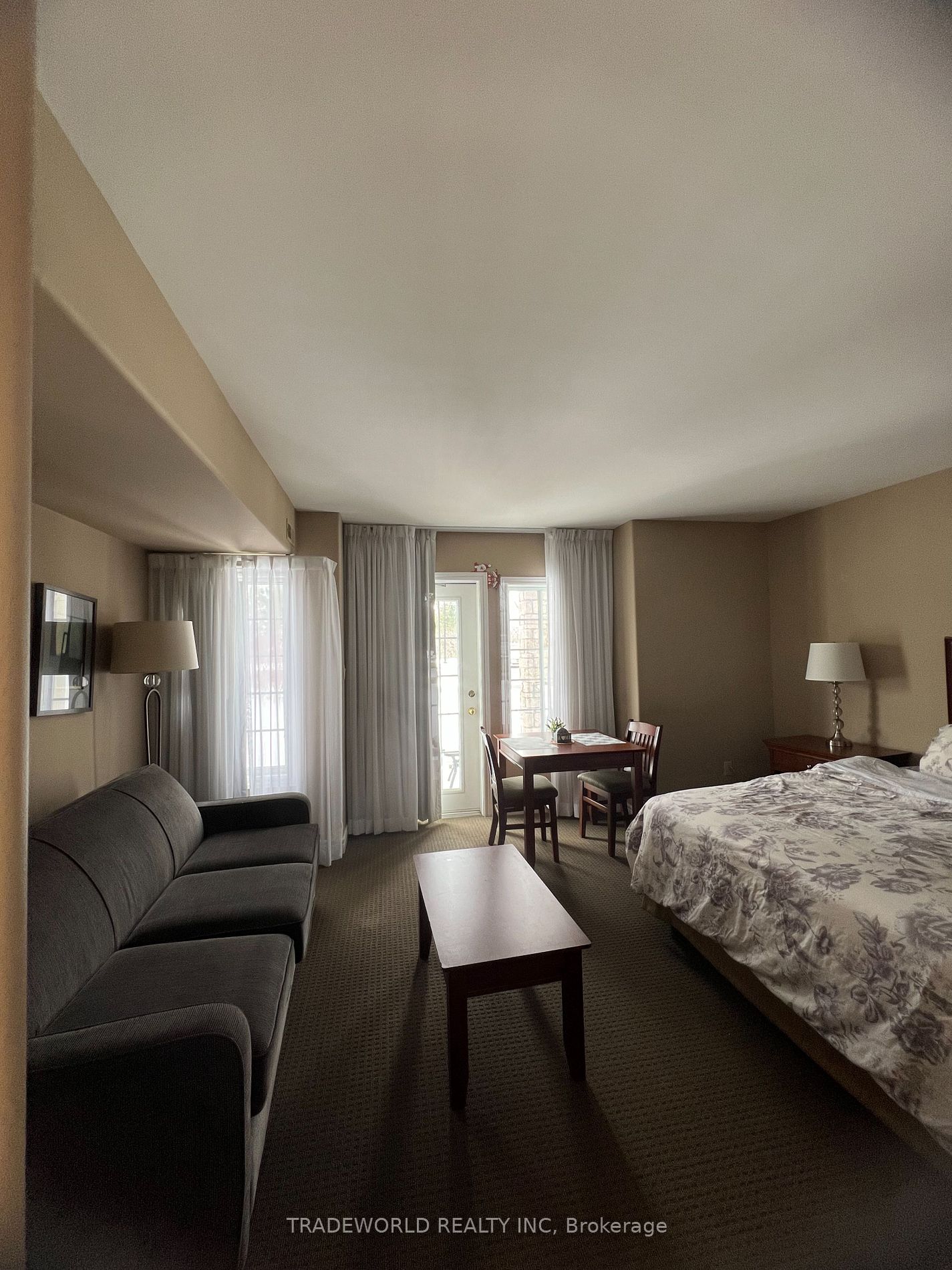 90 Highland Drive, #2076-77