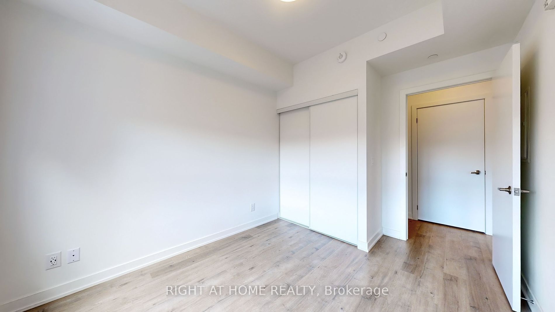 56 Lakeside Terrace, #212