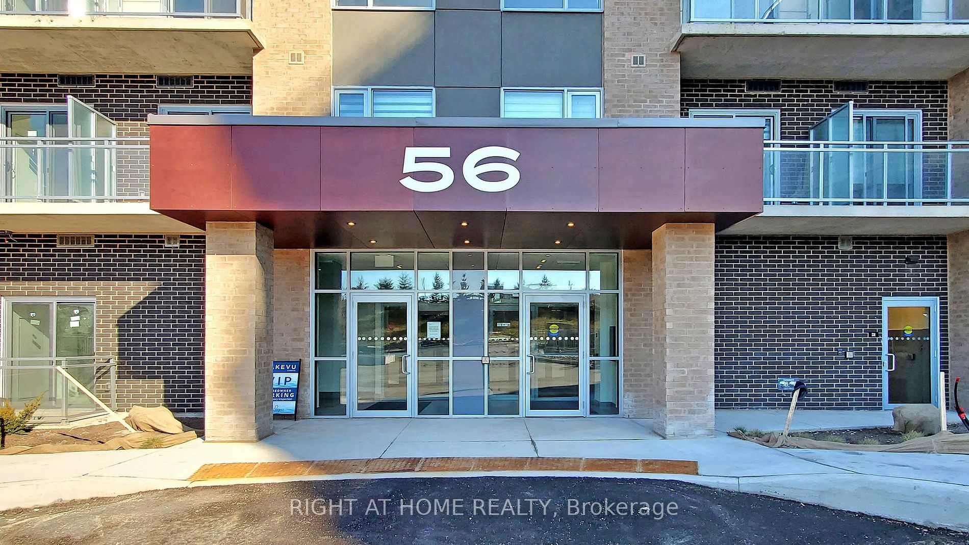 56 Lakeside Terrace, #212