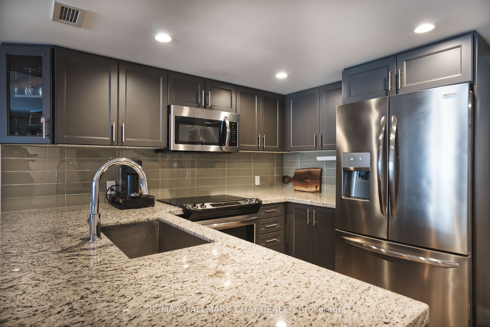 80 HORSESHOE Boulevard, #305