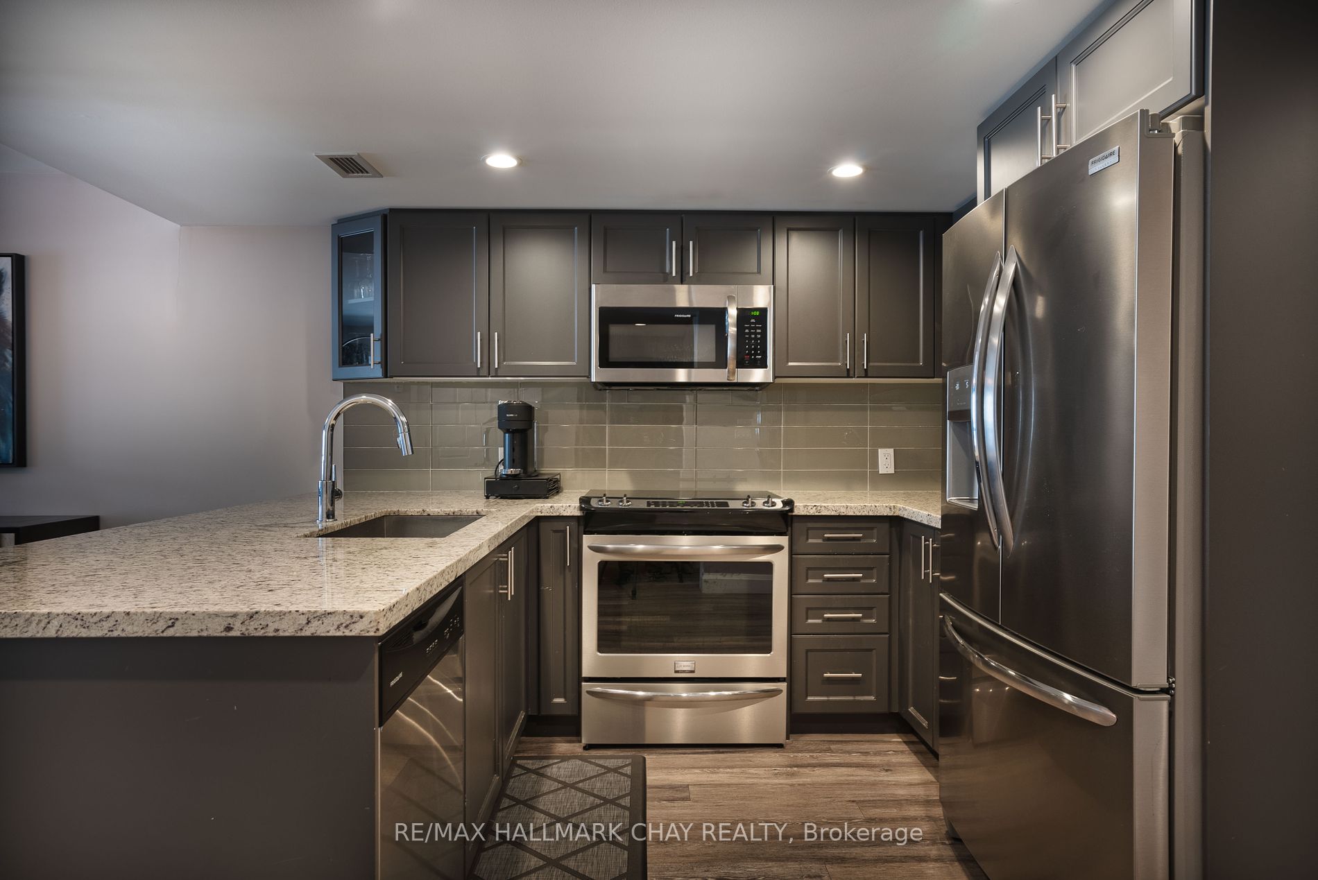 80 HORSESHOE Boulevard, #305