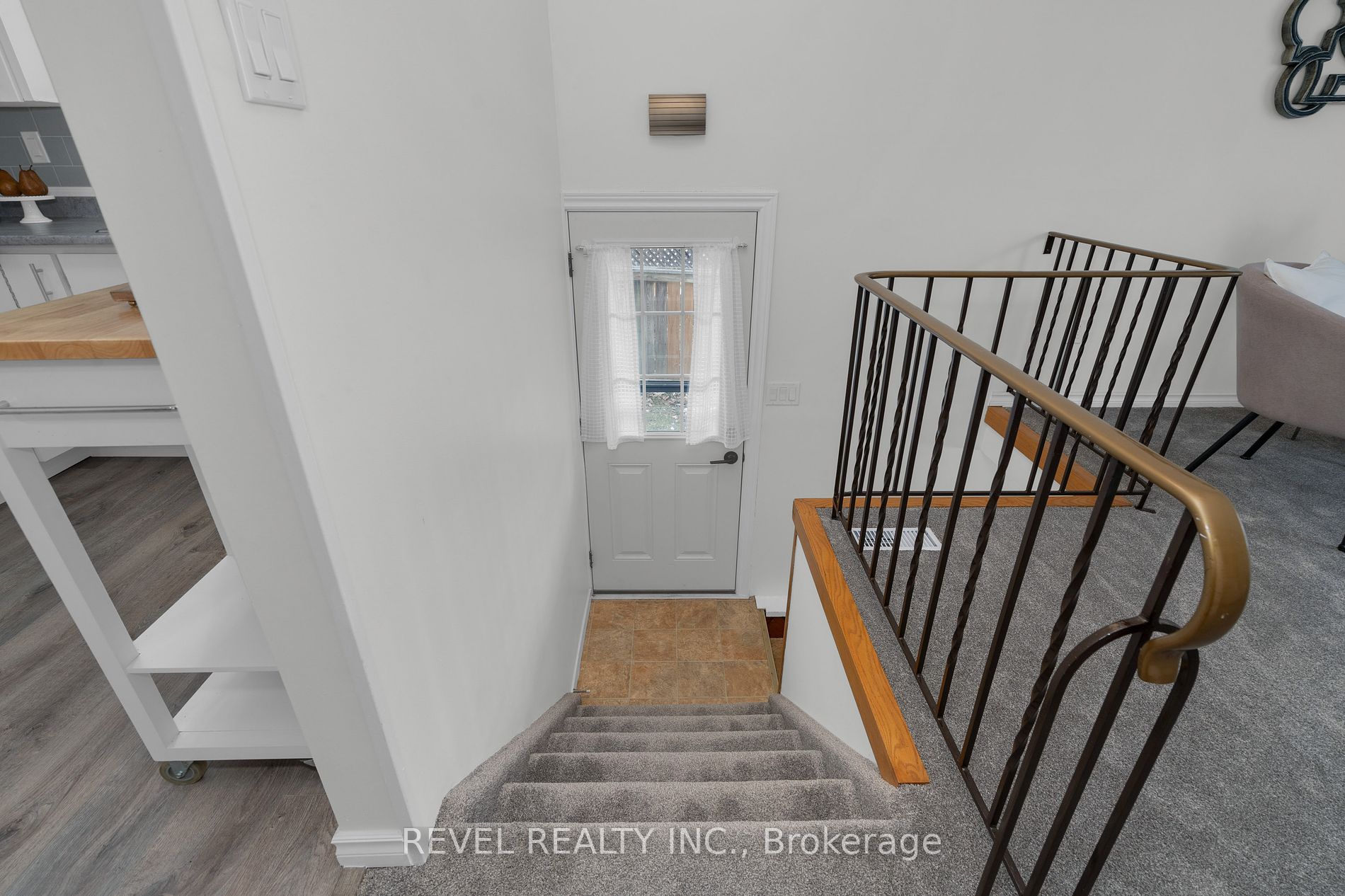 43 Queen Street E