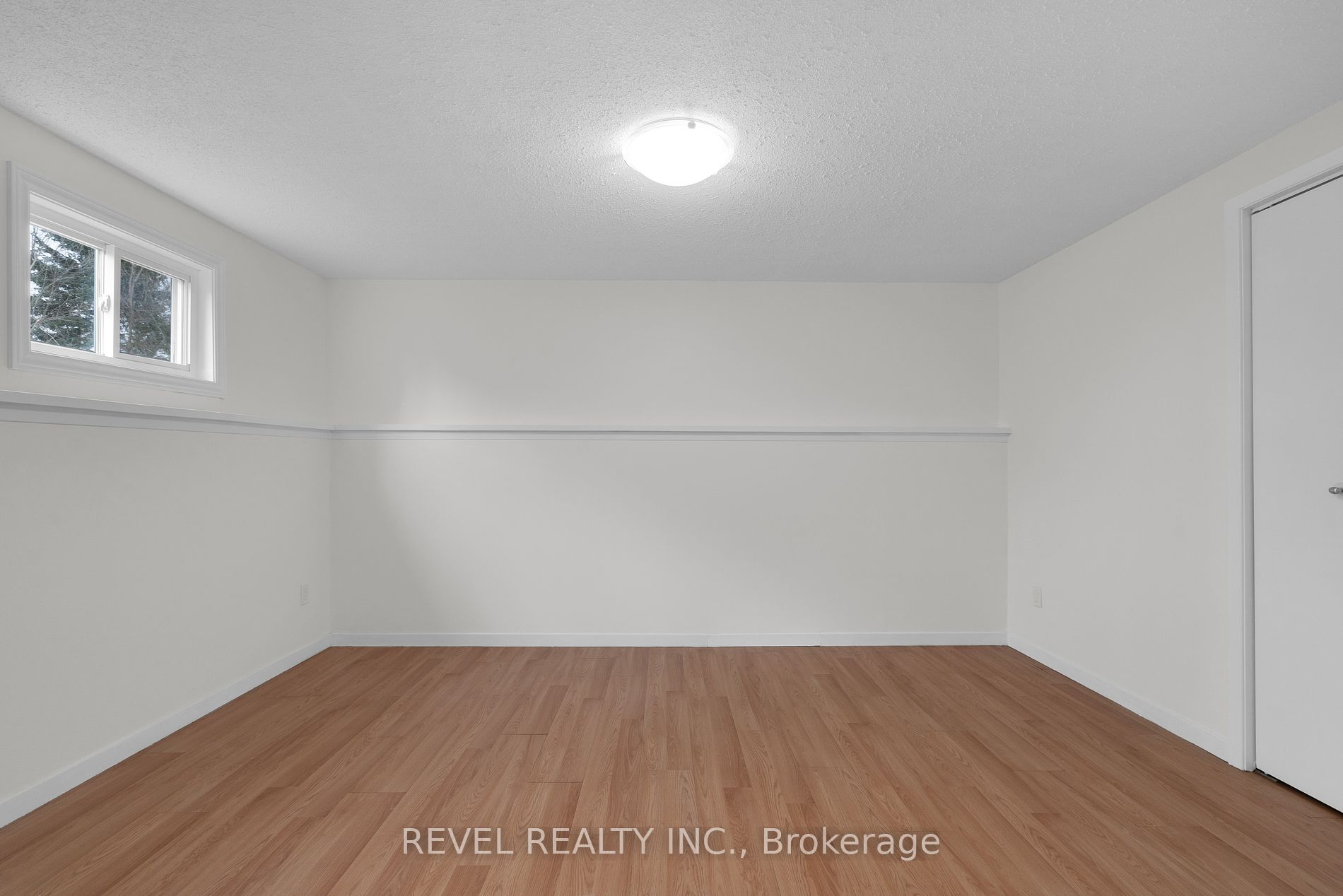 43 Queen Street E