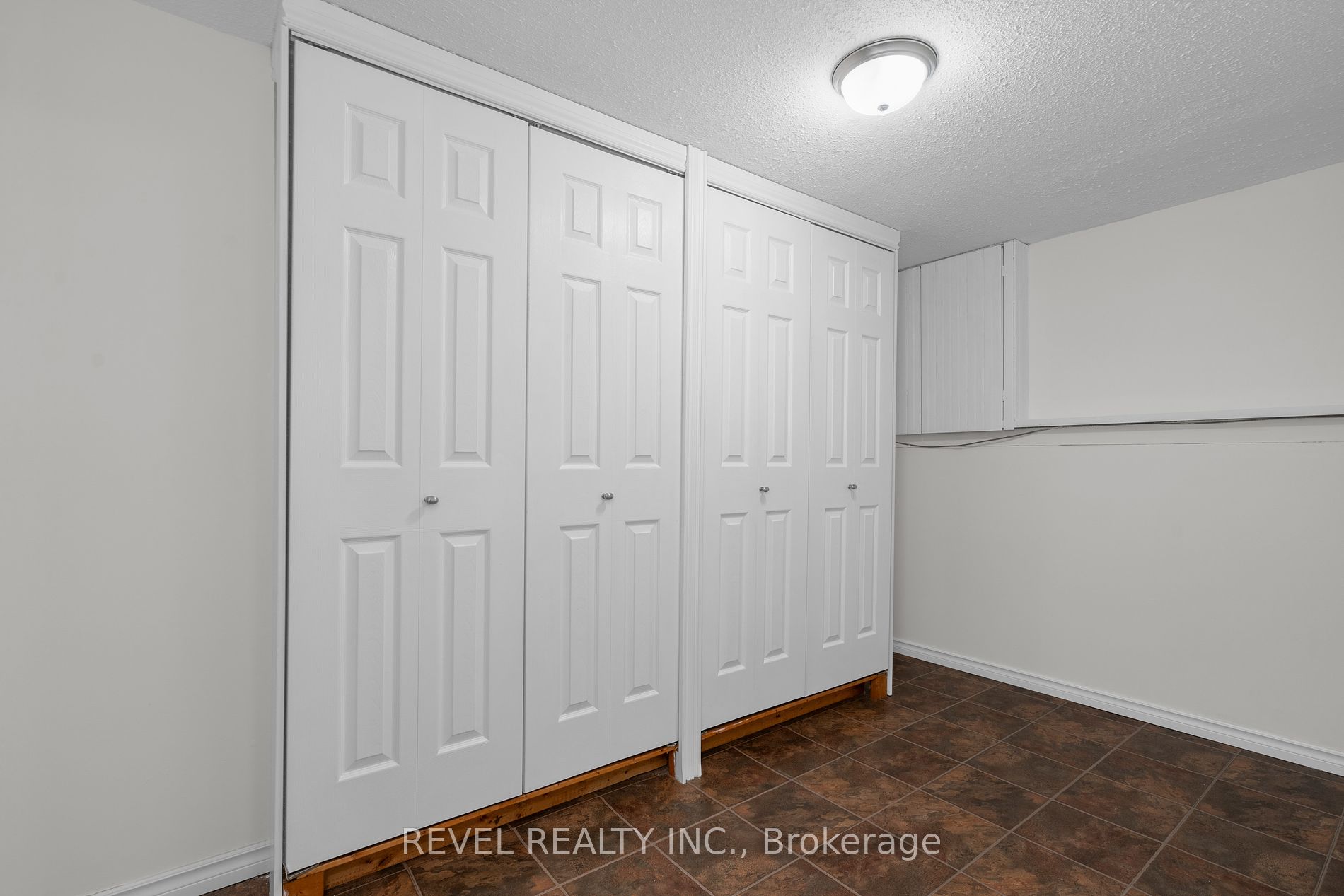 43 Queen Street E
