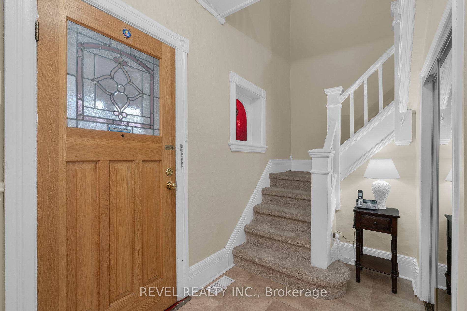 43 Queen Street E