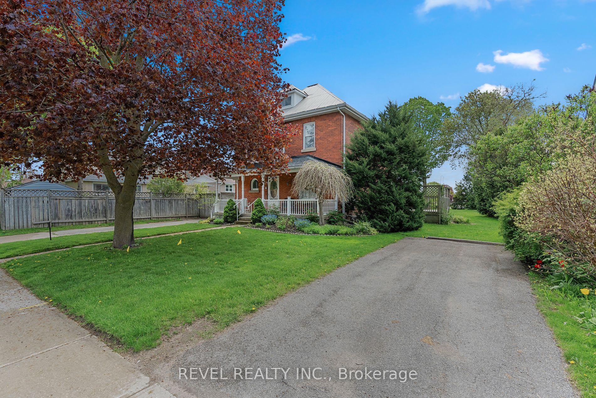 43 Queen Street E