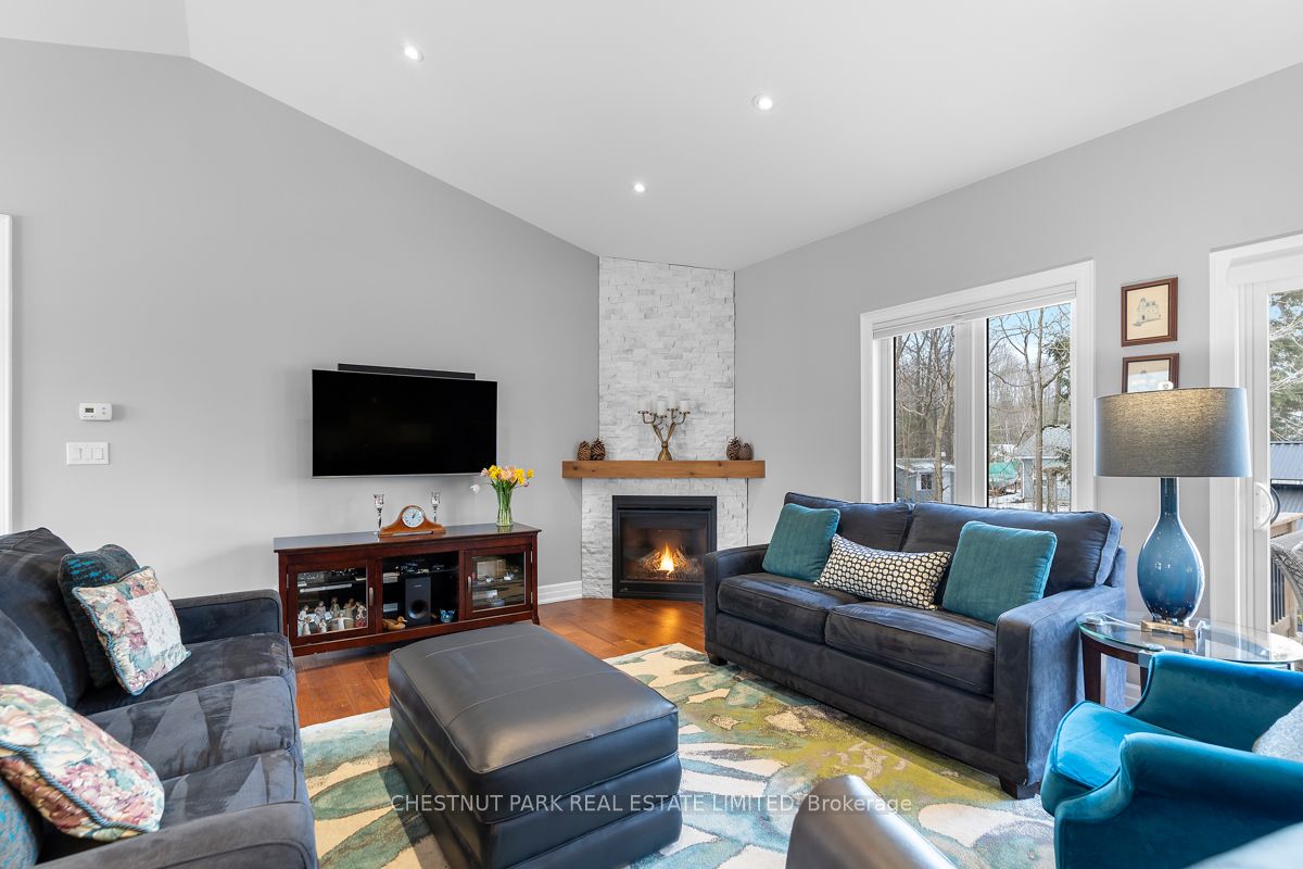 32 Pinecone Avenue