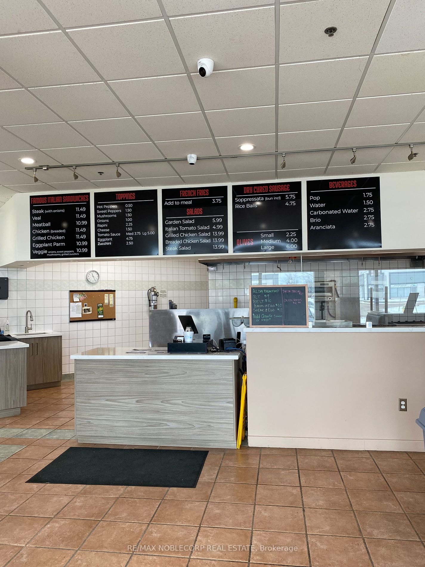131 Saunders Rd, #1