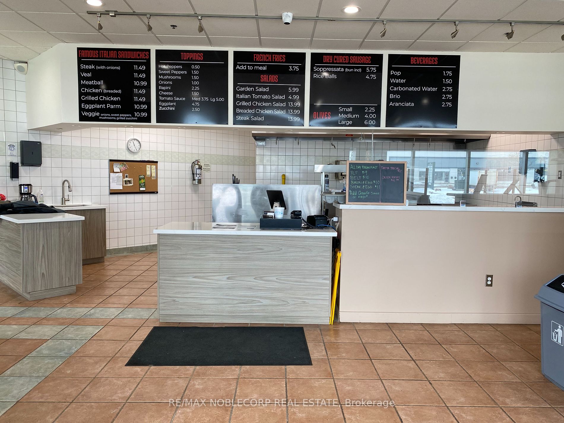 131 Saunders Rd, #1