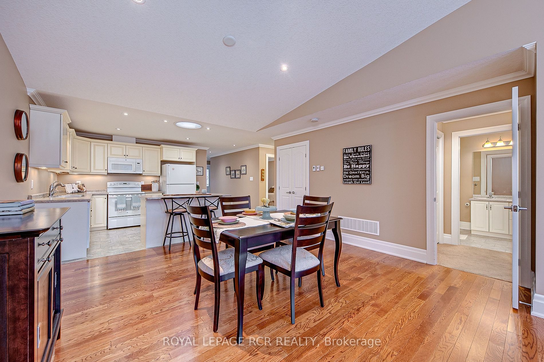 82 Greenway Drive
