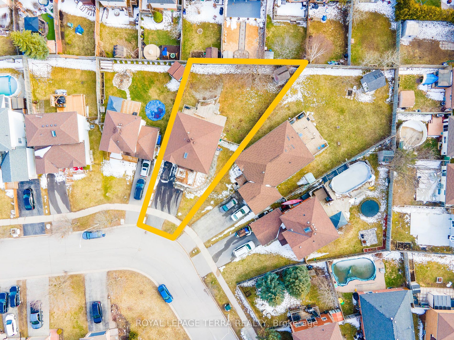 9 Waddington Crescent