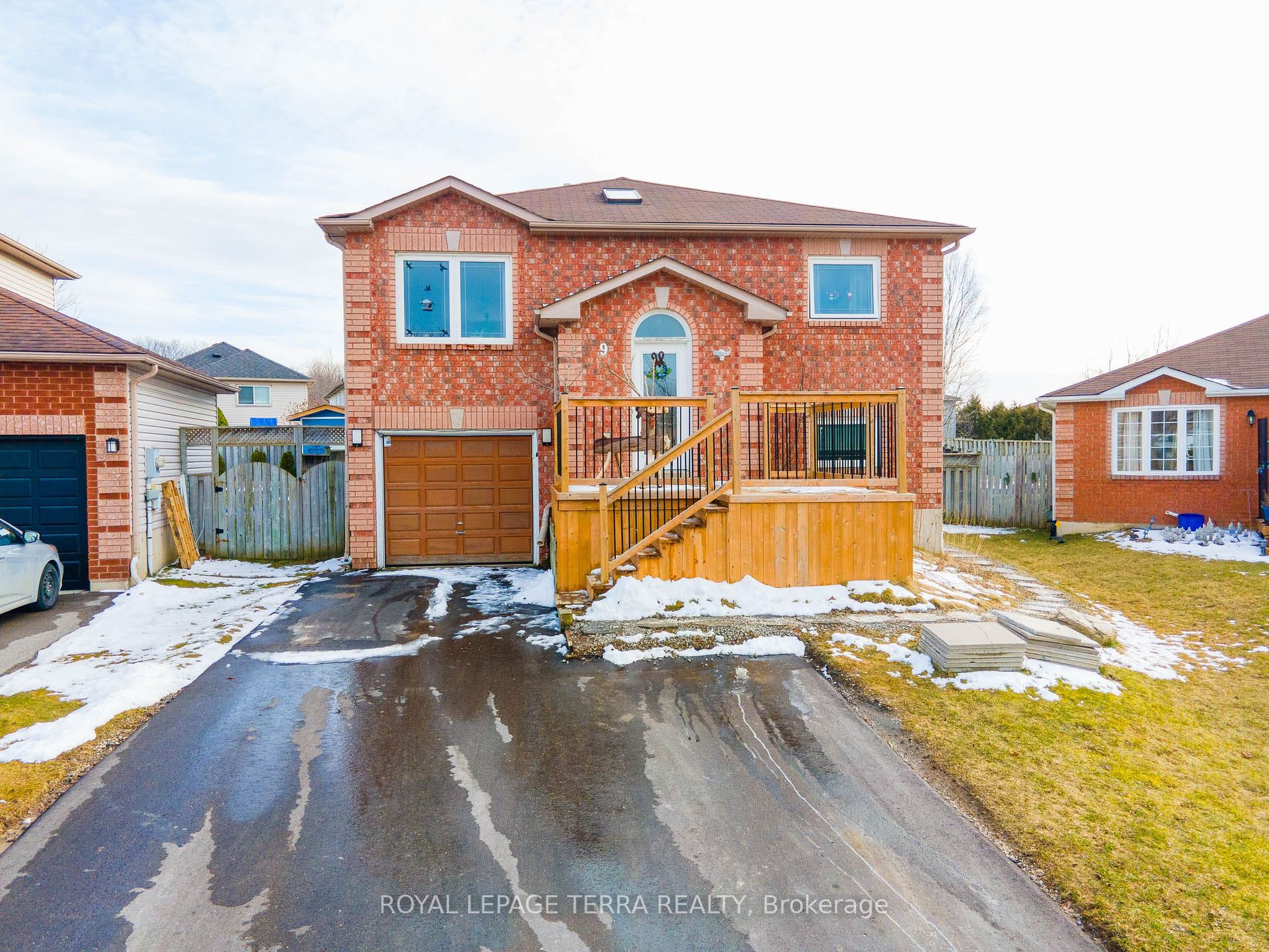 9 Waddington Crescent